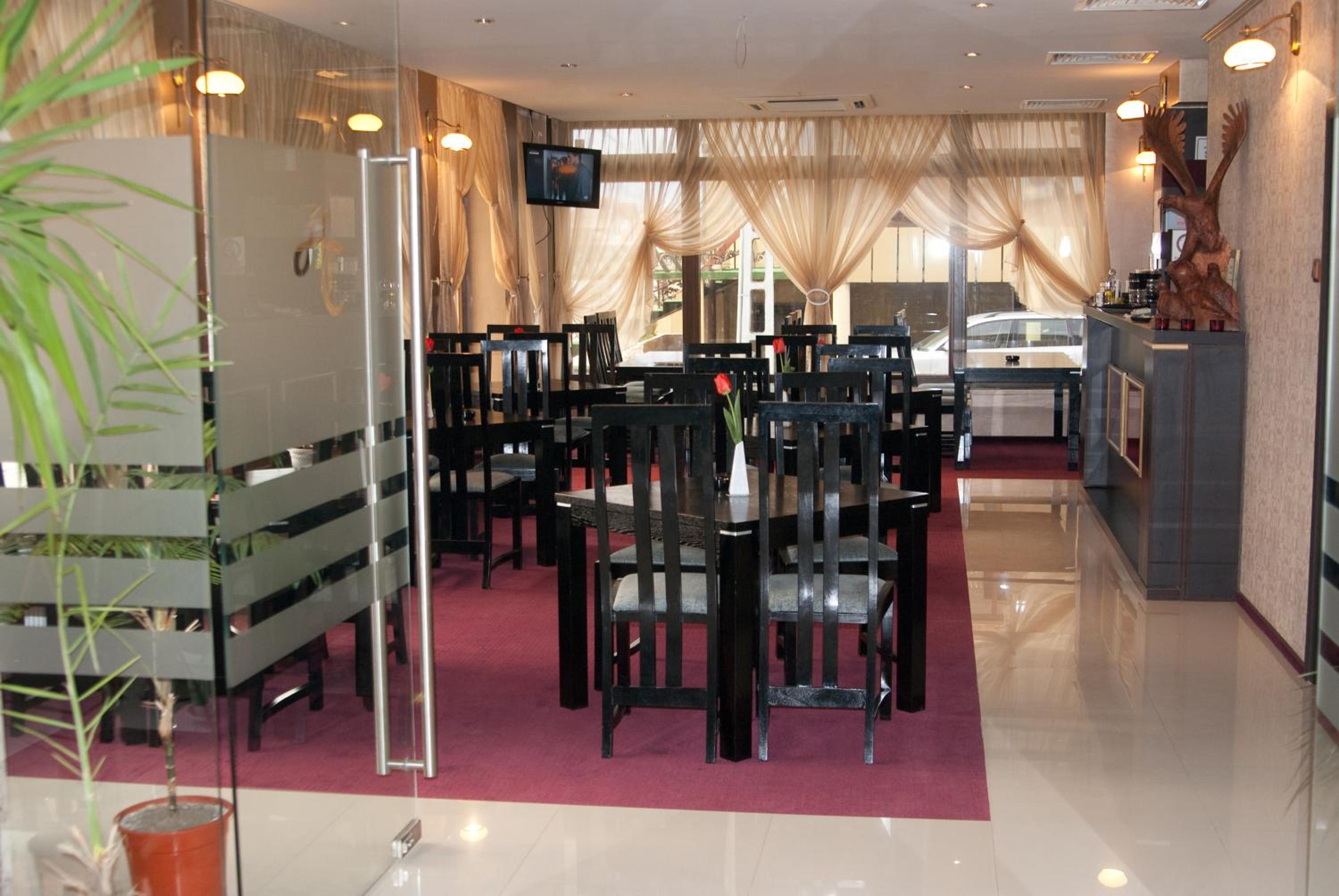 Double or Twin Room - Photo 9
