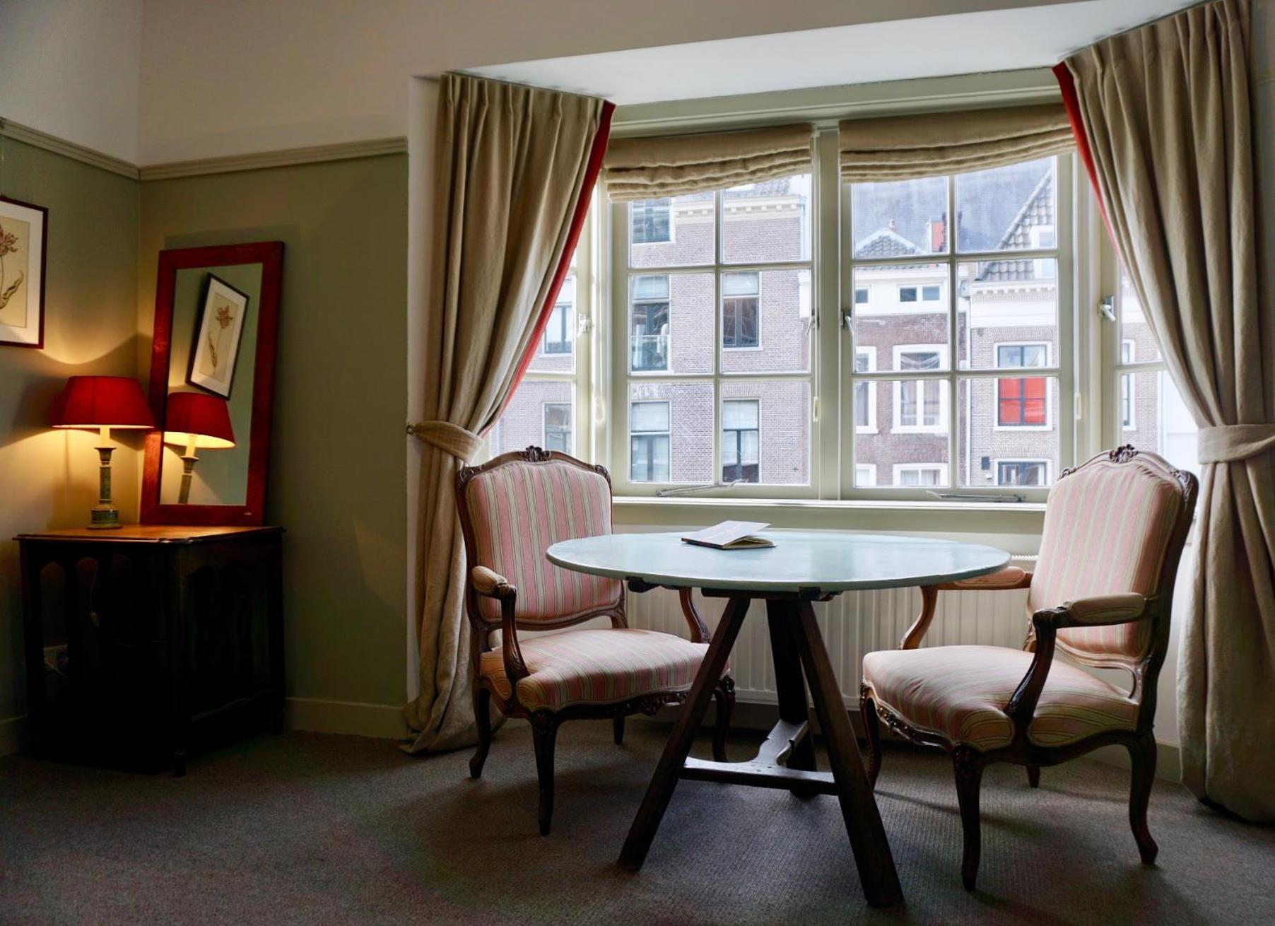 Room with Balcony and private bathroom on common hall photo 2