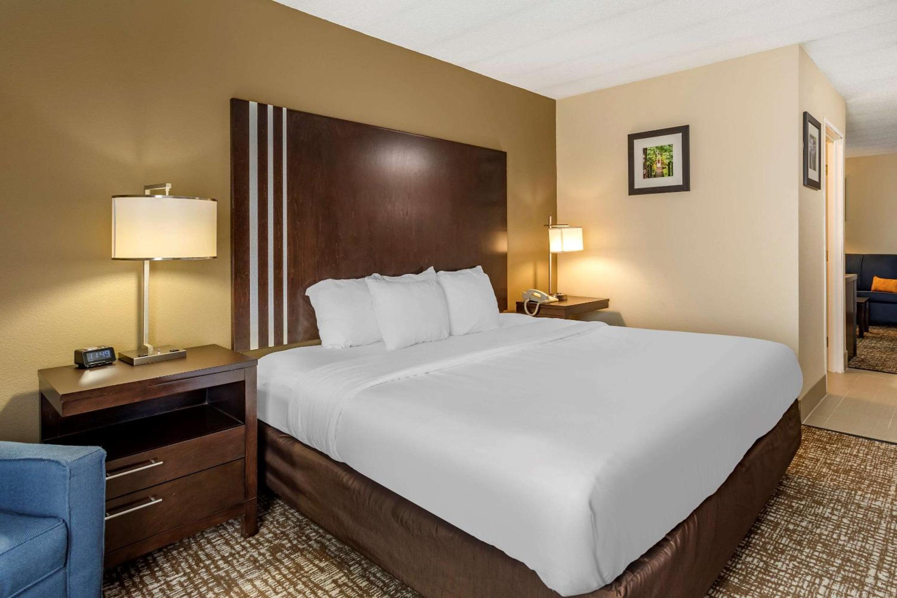 King Suite with Sitting Area - Top Floor