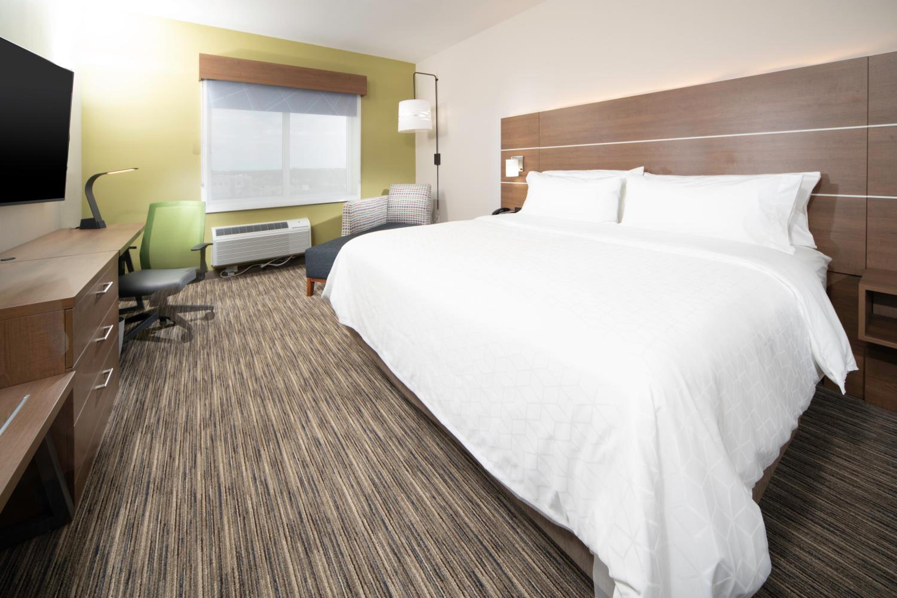Standard King Room - Photo 1