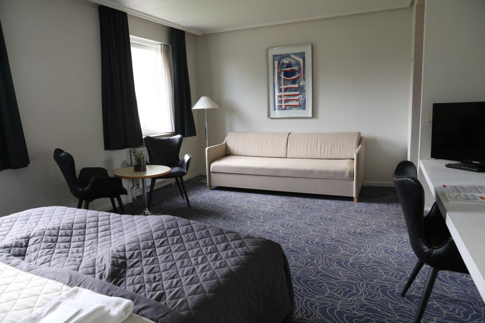 Twin Room with View - Photo 3