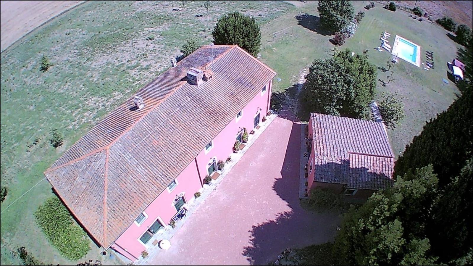 Four-Bedroom House photo 2