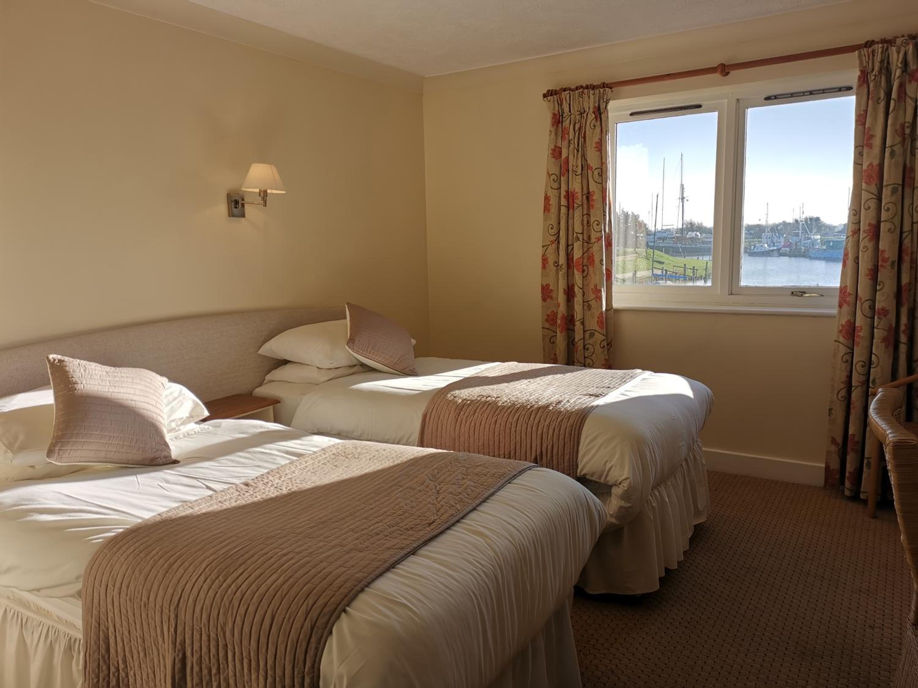 Twin Room with Private Bathroom