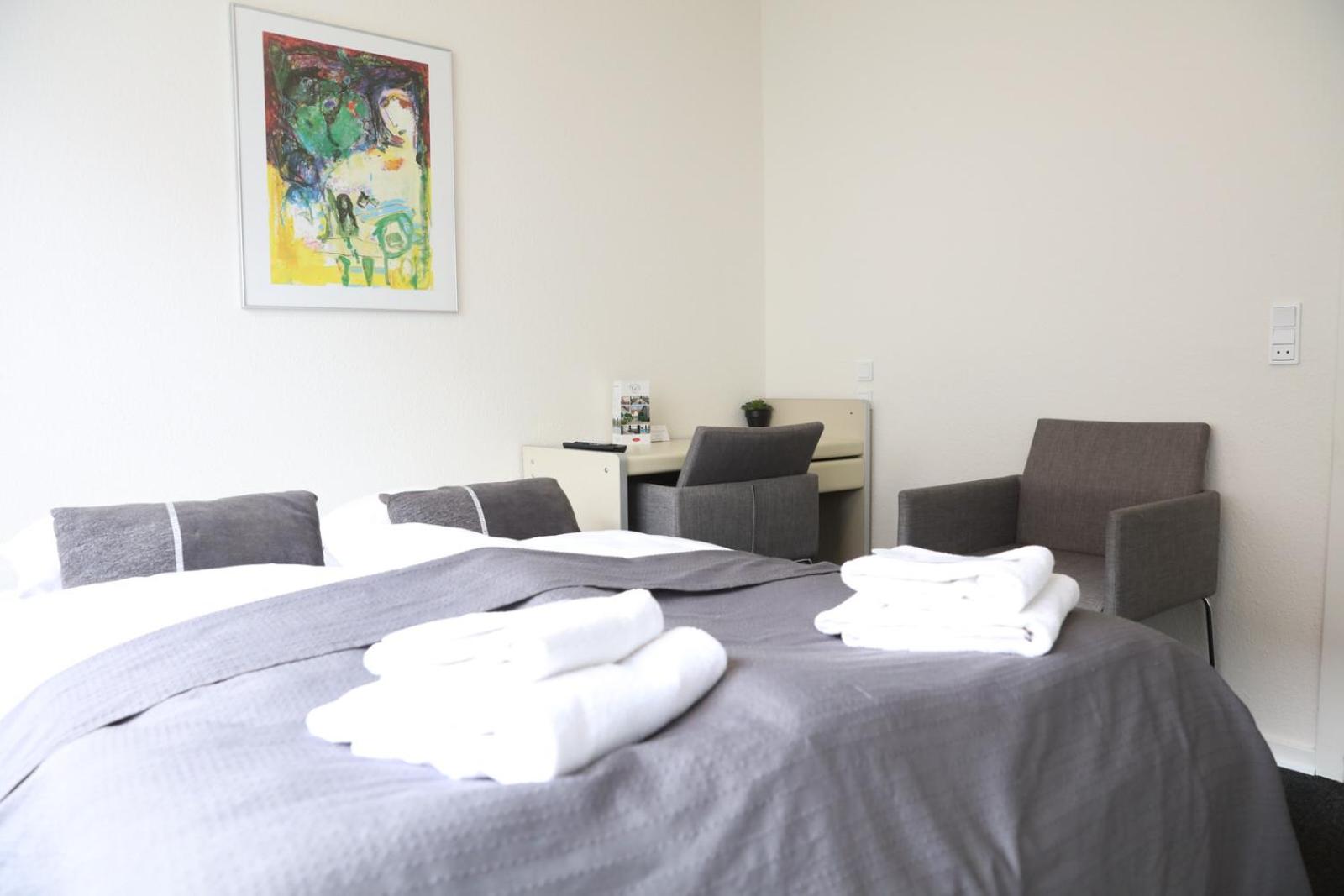Small Double Room - Photo 4