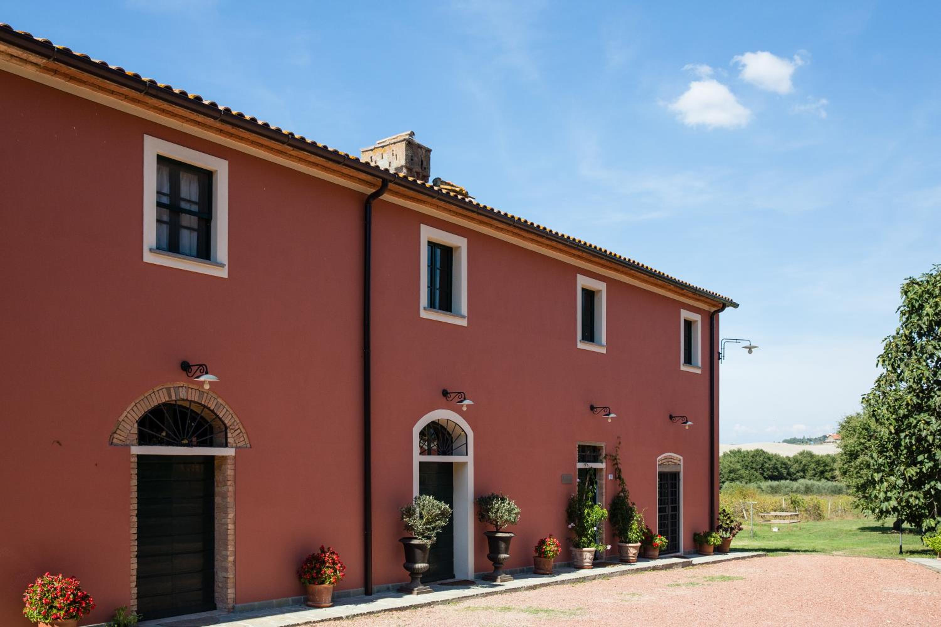 Four-Bedroom House photo 3