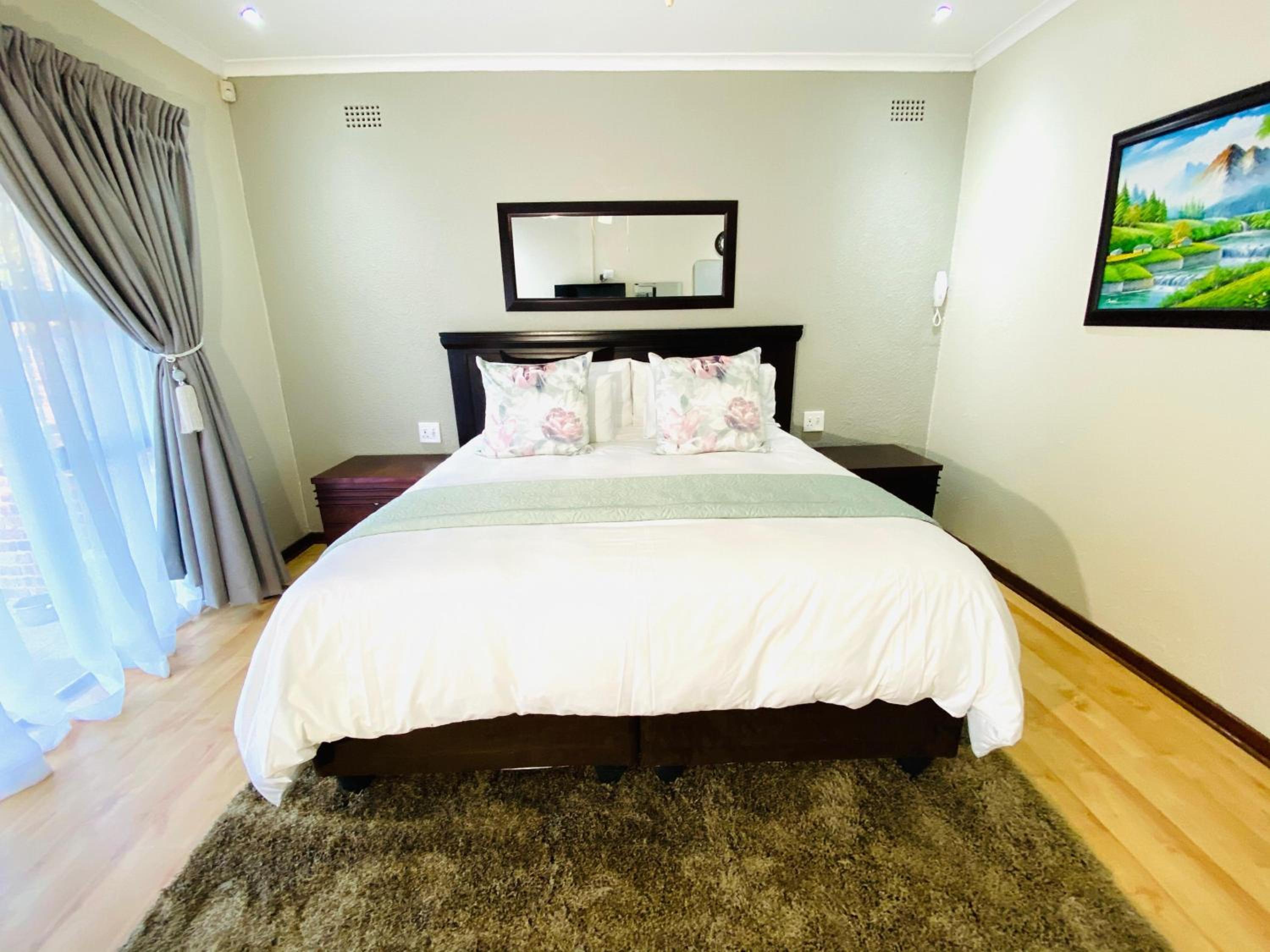 Honeymoon Studio - Photo 2