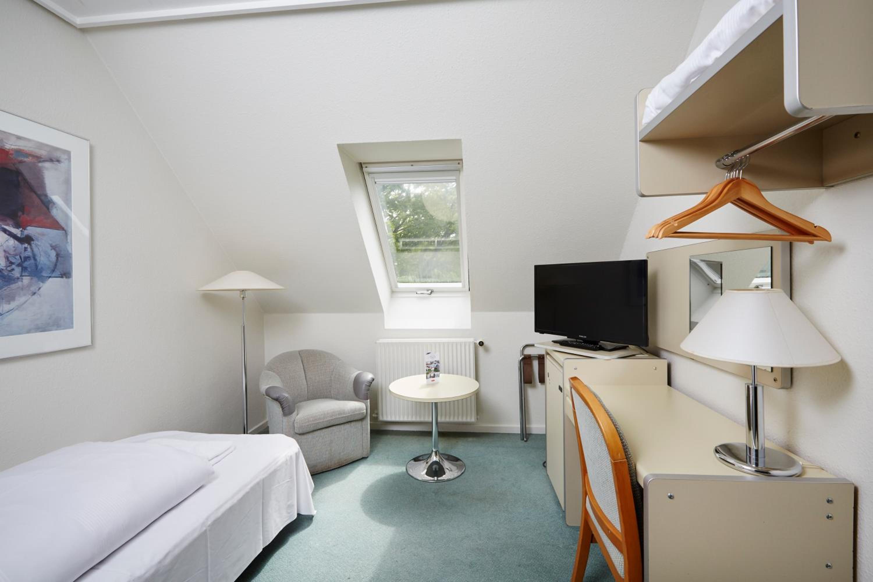 Single Room photo 3
