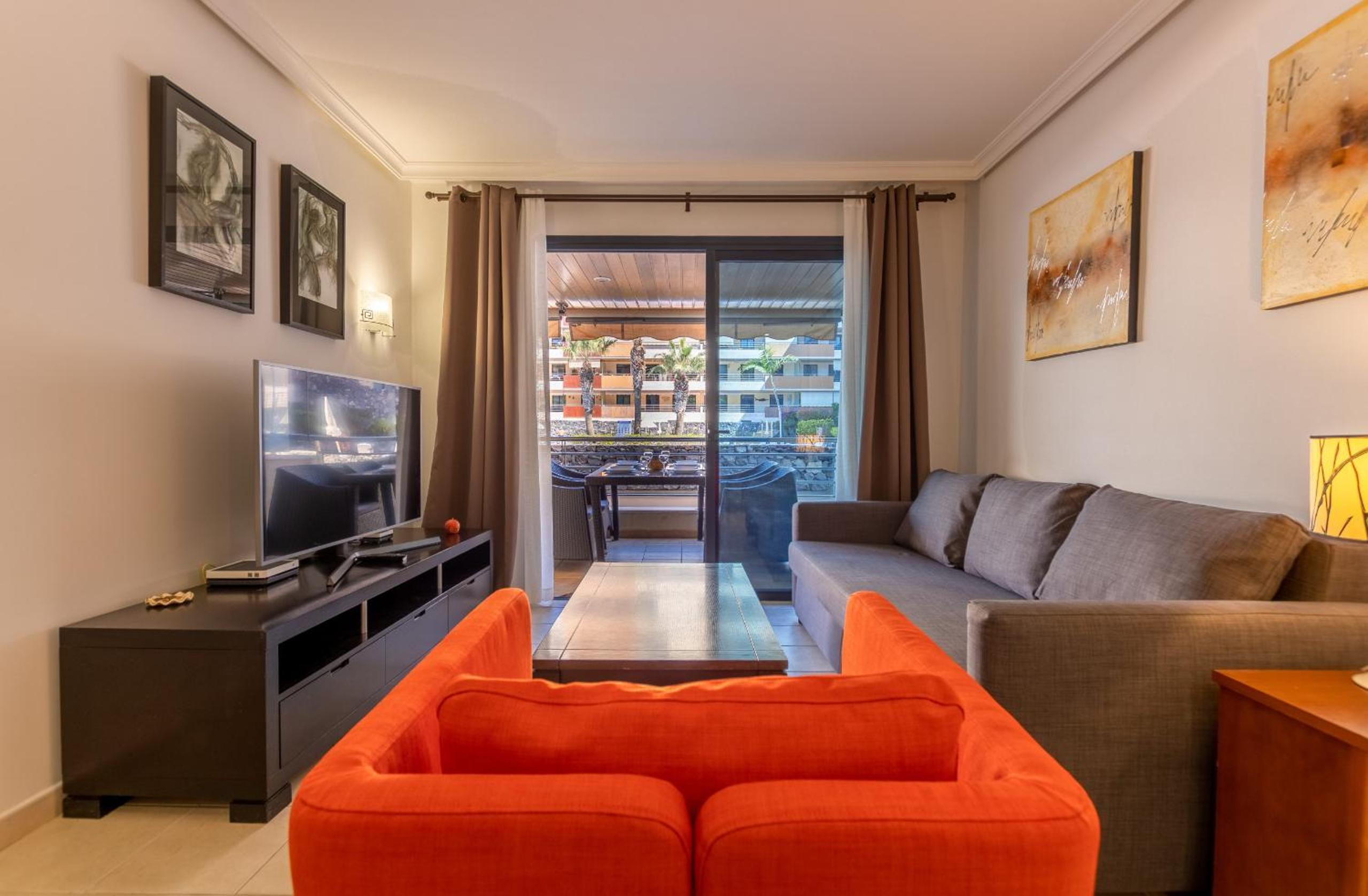 Apartamento con vista a la piscina