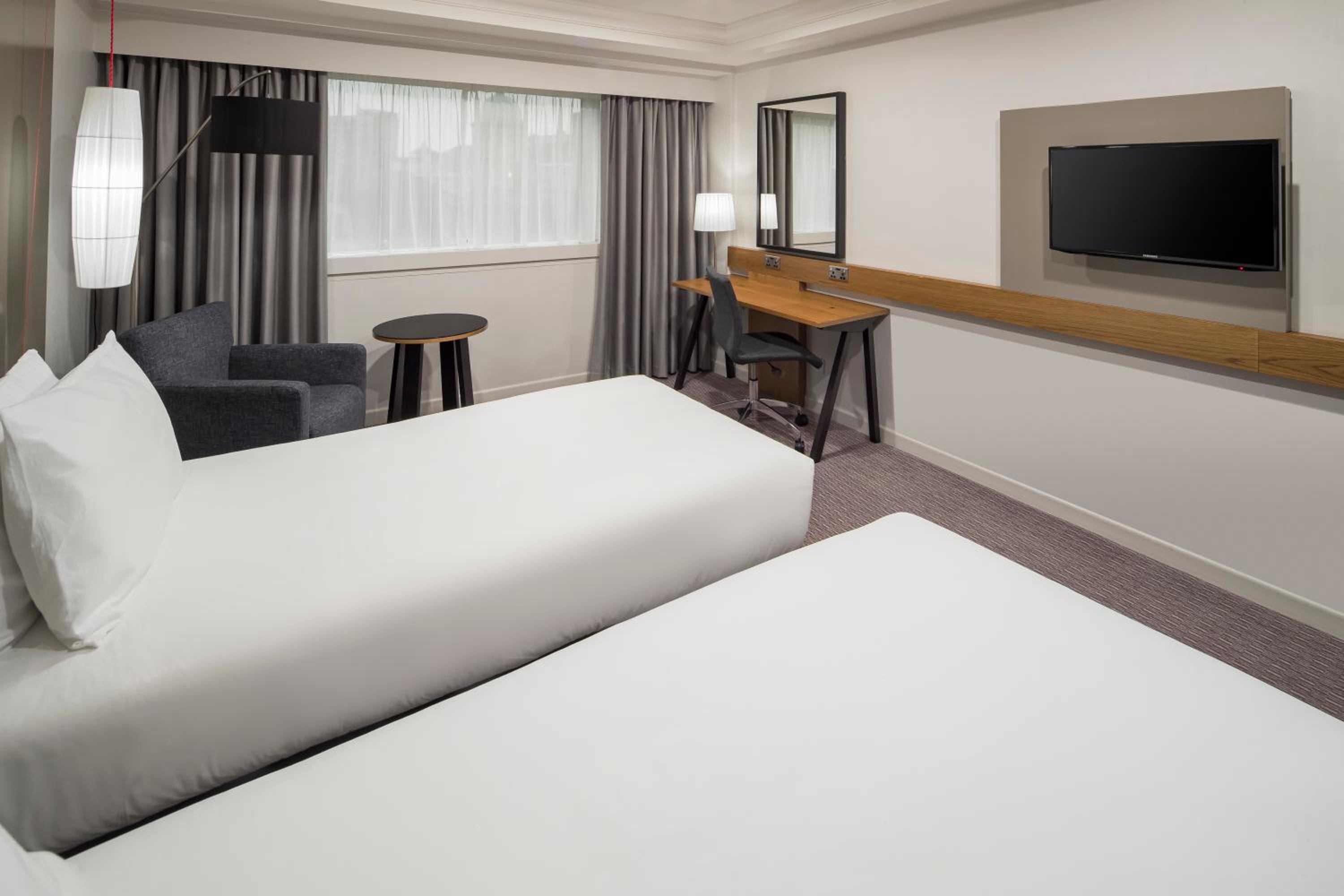 Premium Twin Room photo 3