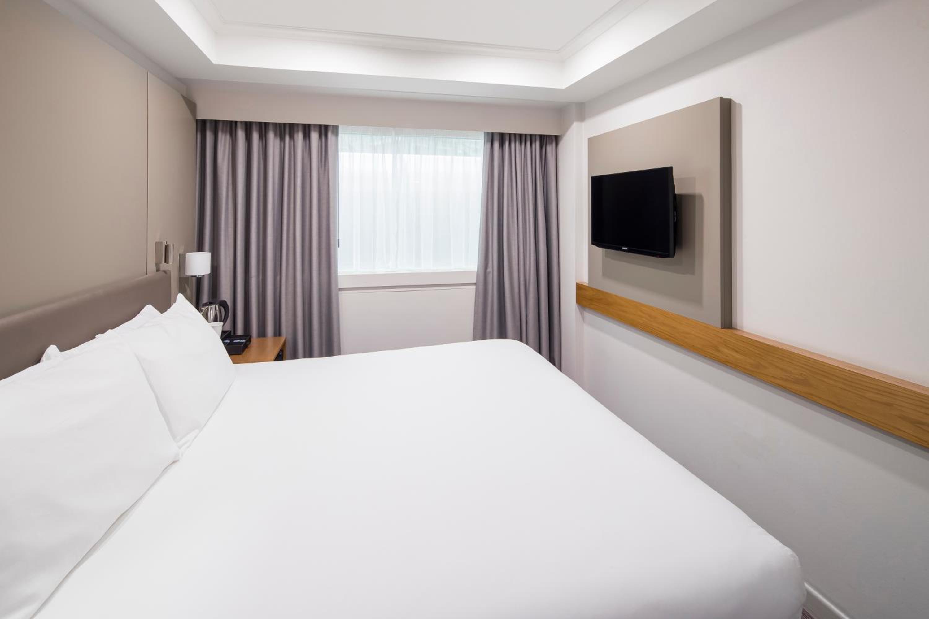 Standard Super King Room - Top Floor photo 1