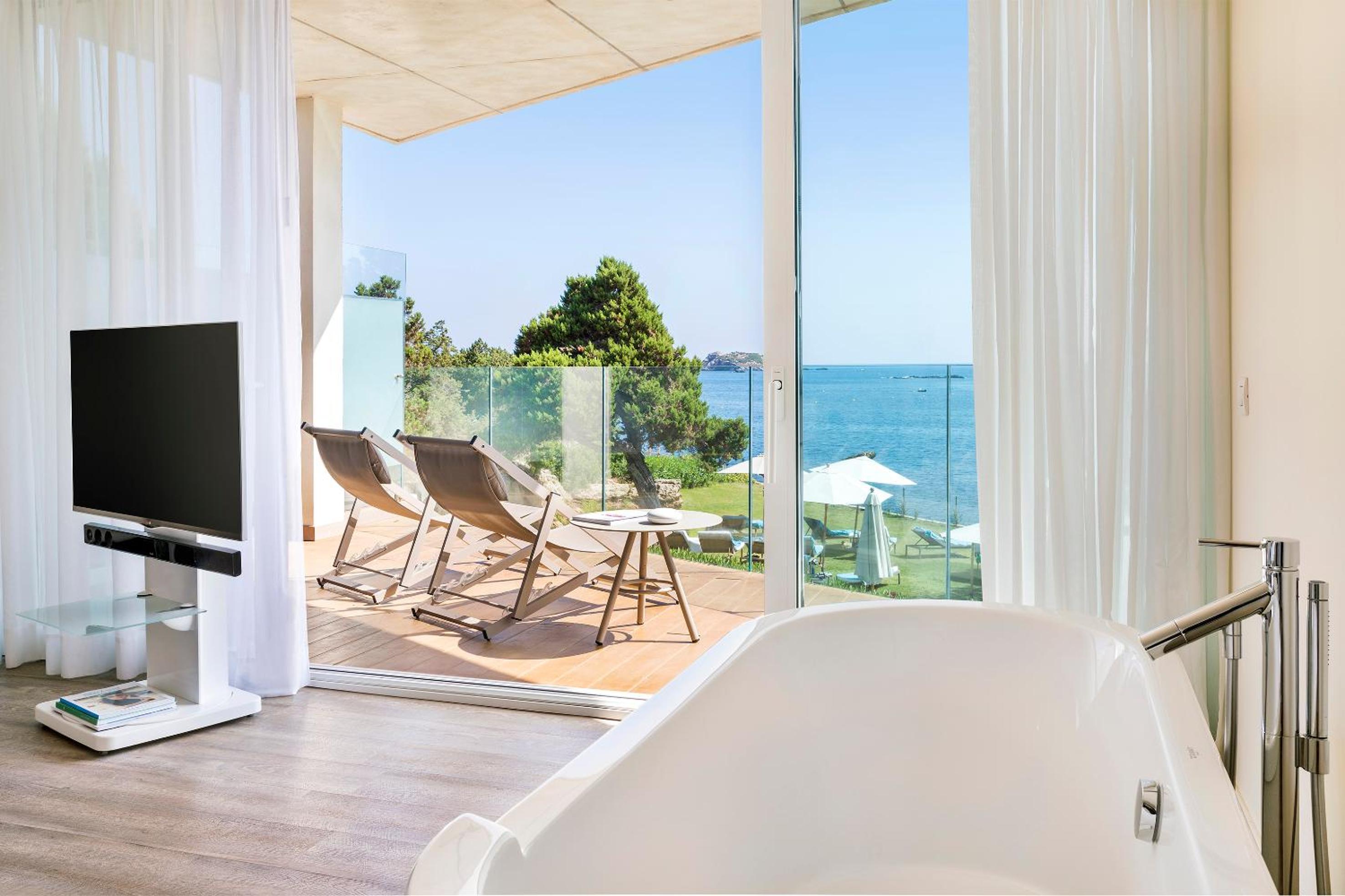 Extra ME+ Junior Suite with Sea View photo 2