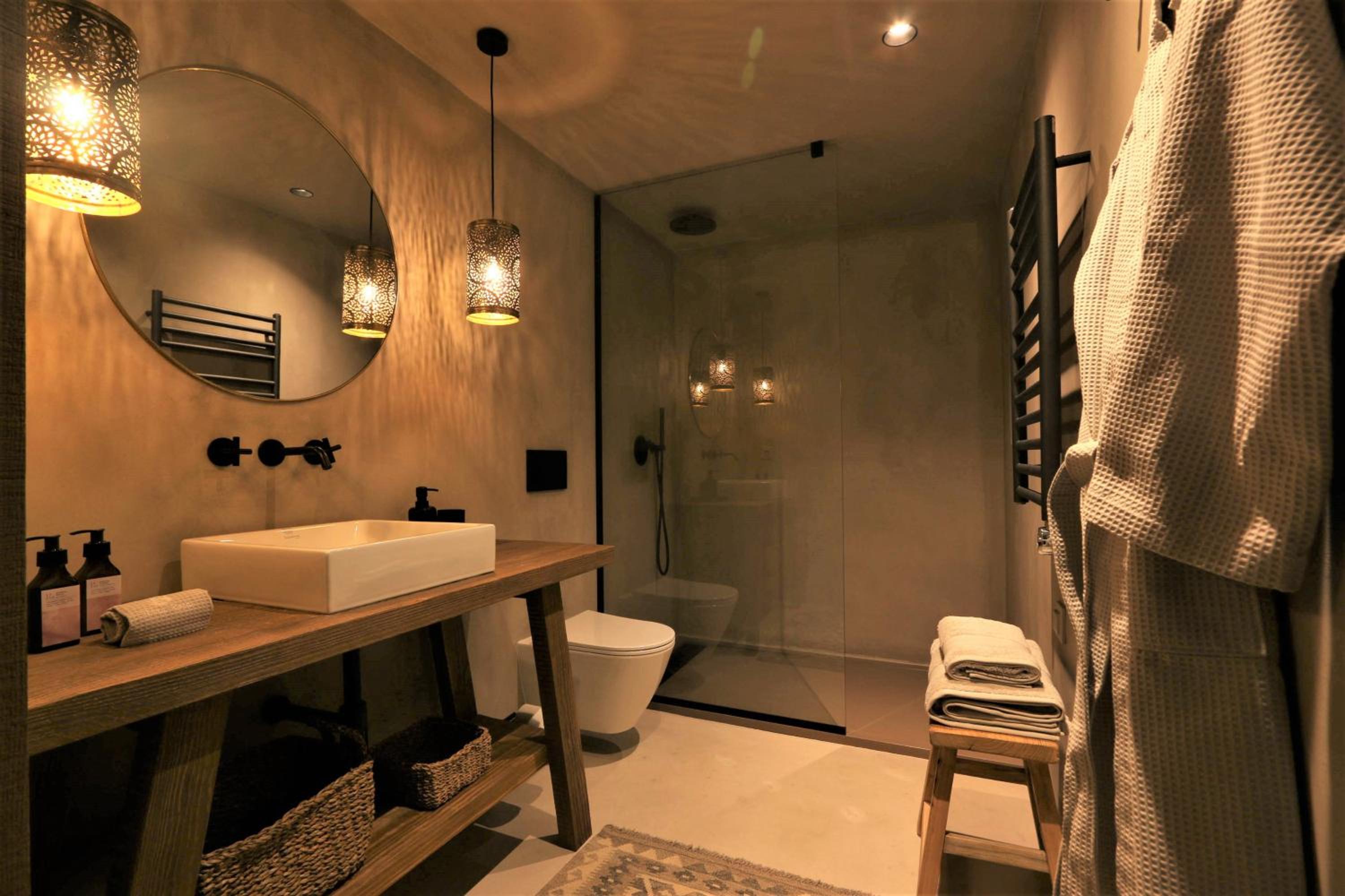 Family Suite with Balcony - Photo 6