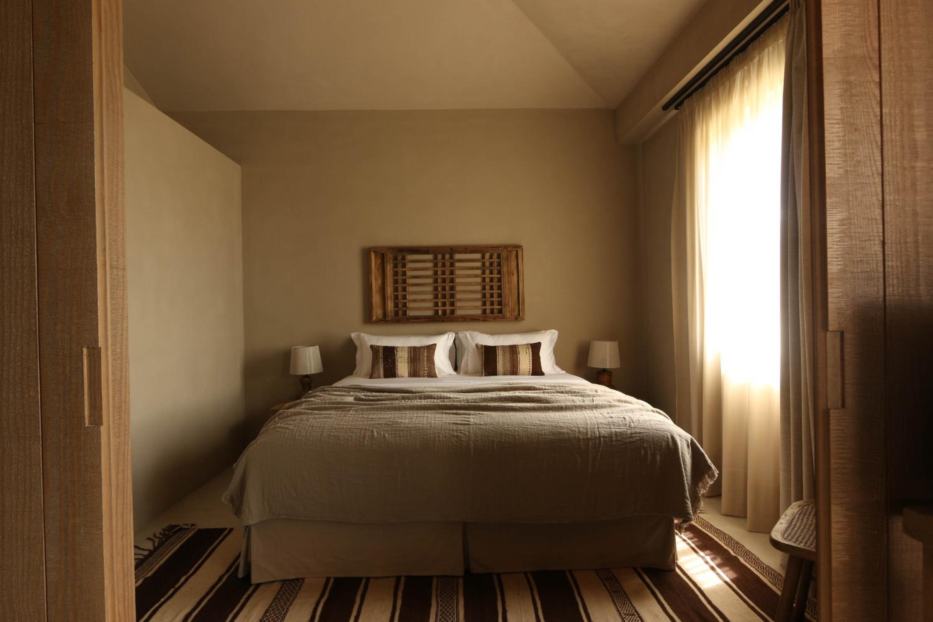 Family Suite with Balcony - Photo 11