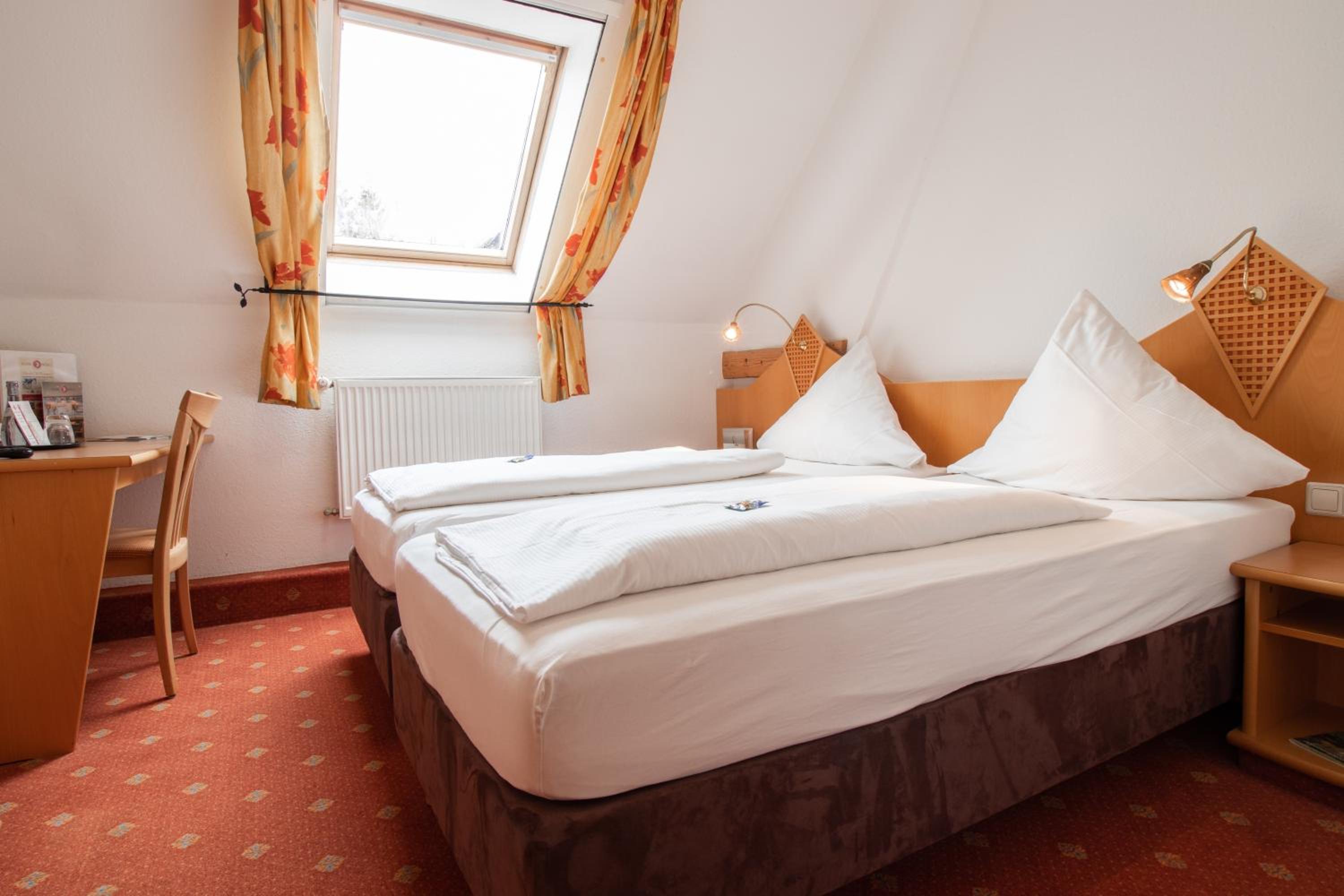 Double Room - Photo 10