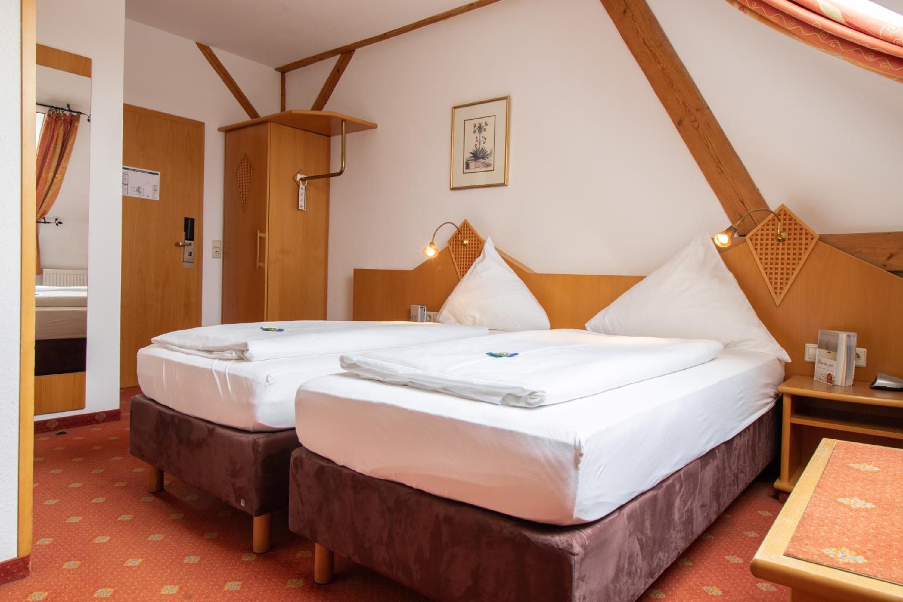 Double Room - Photo 2