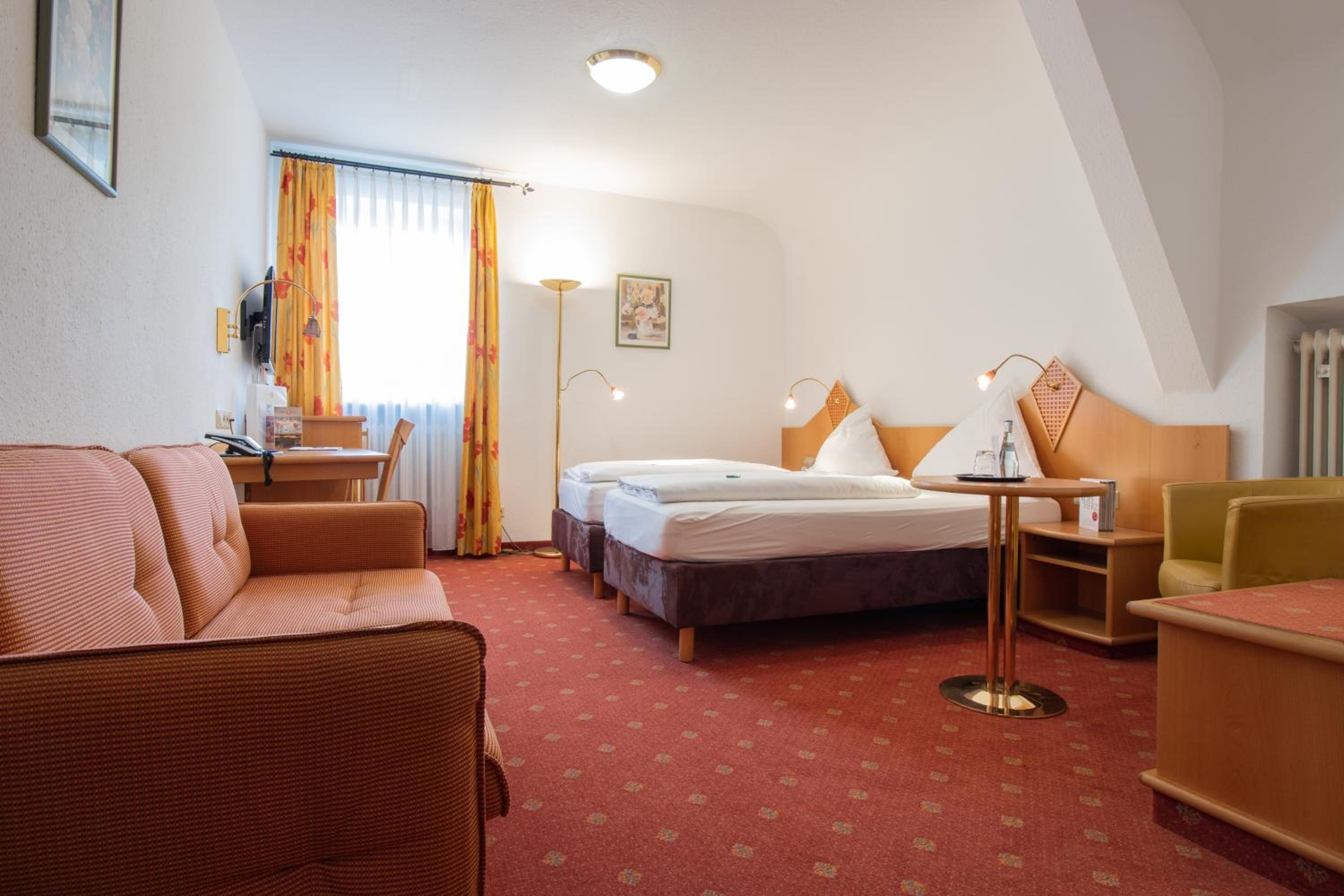 Double Room - Photo 6