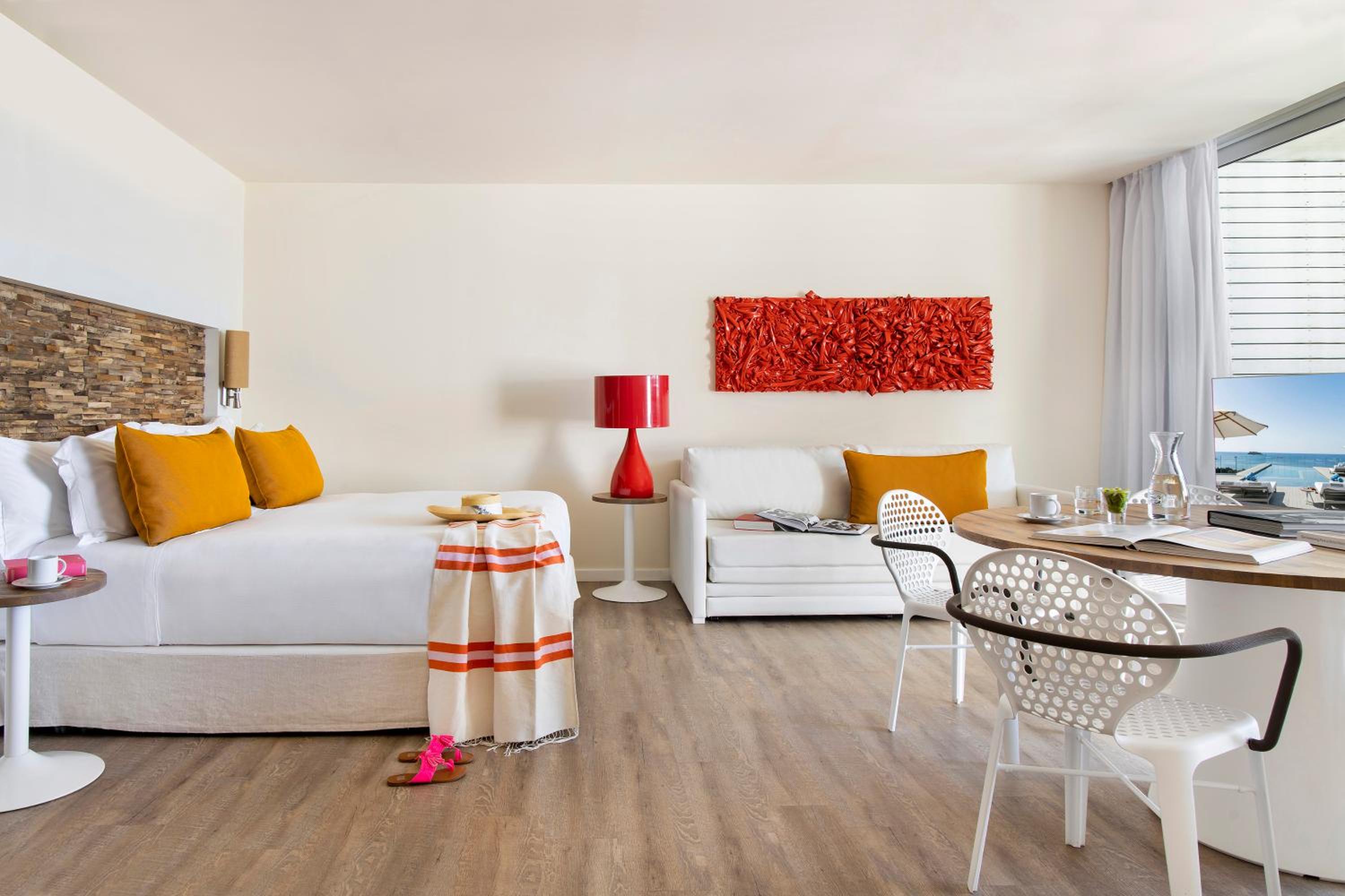 Exclusive ME+ Junior Suite with Private Pool and Sea View