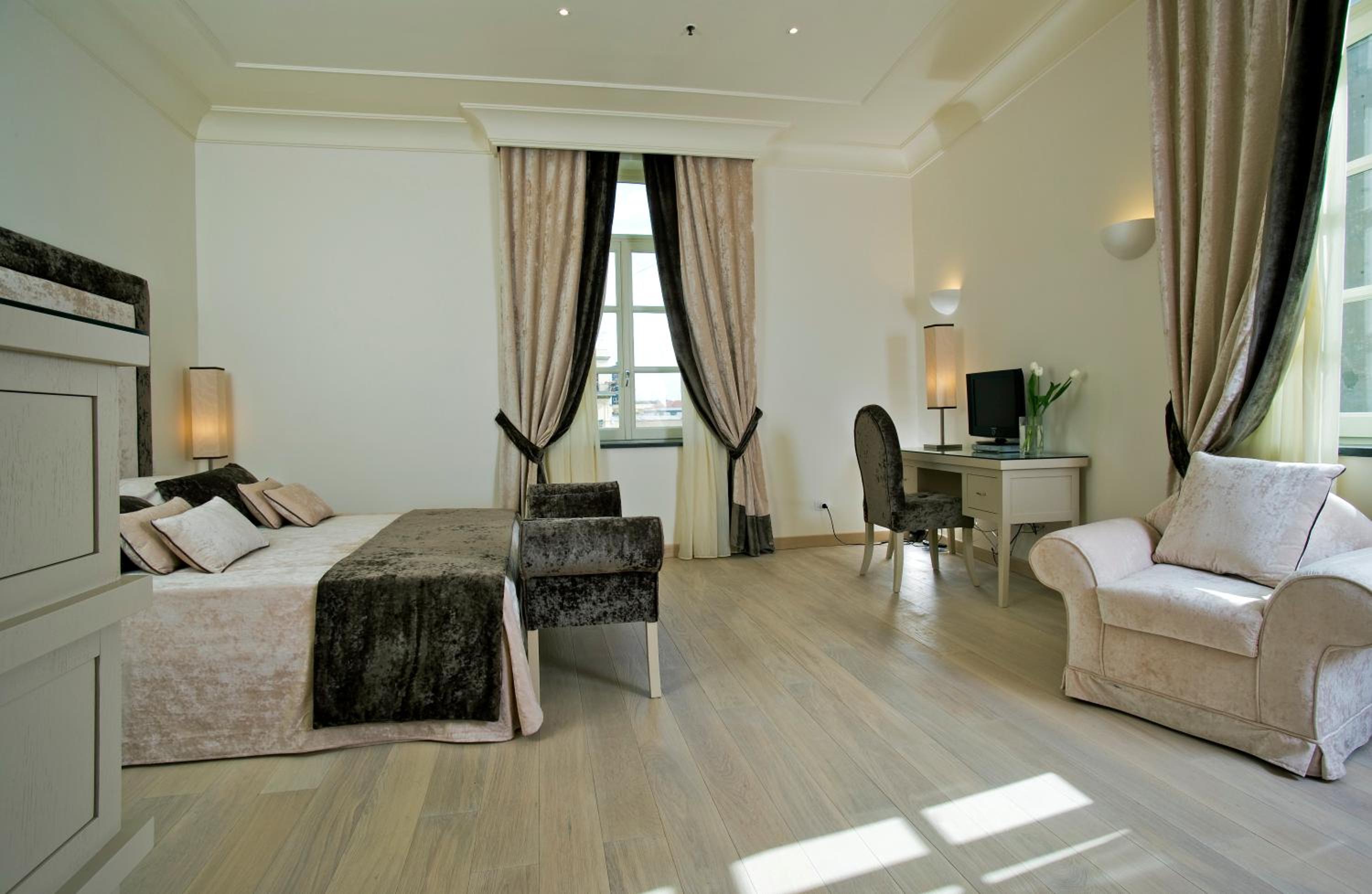 Deluxe Double or Twin Room - Photo 1