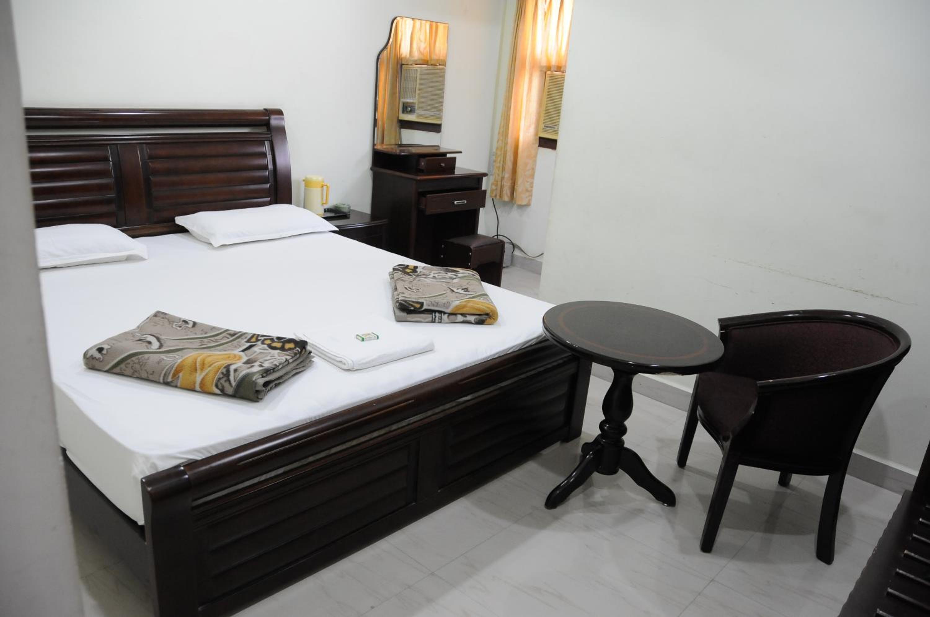 Deluxe Double Room - Photo 9