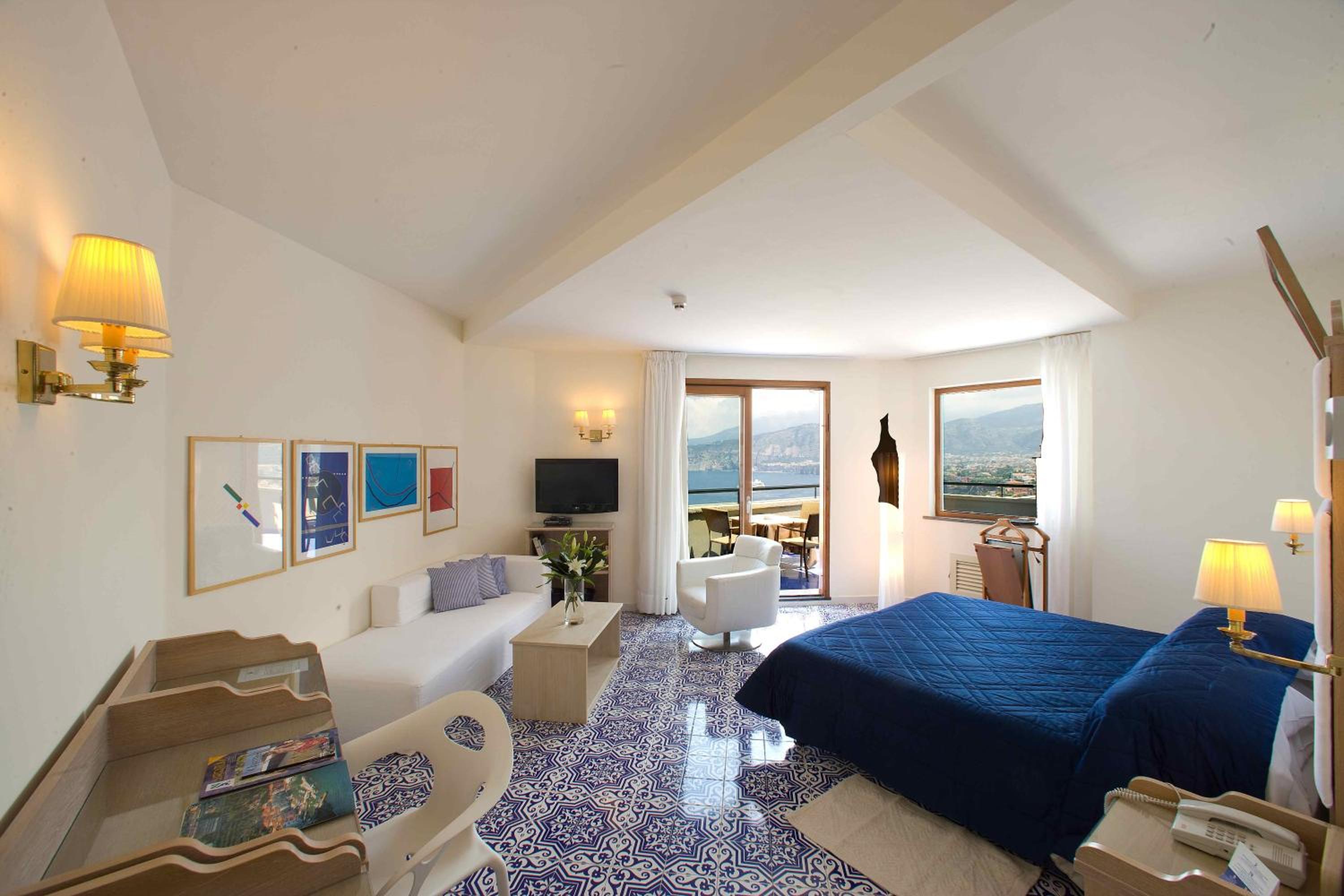 Suite with Spa Bath - Photo 5