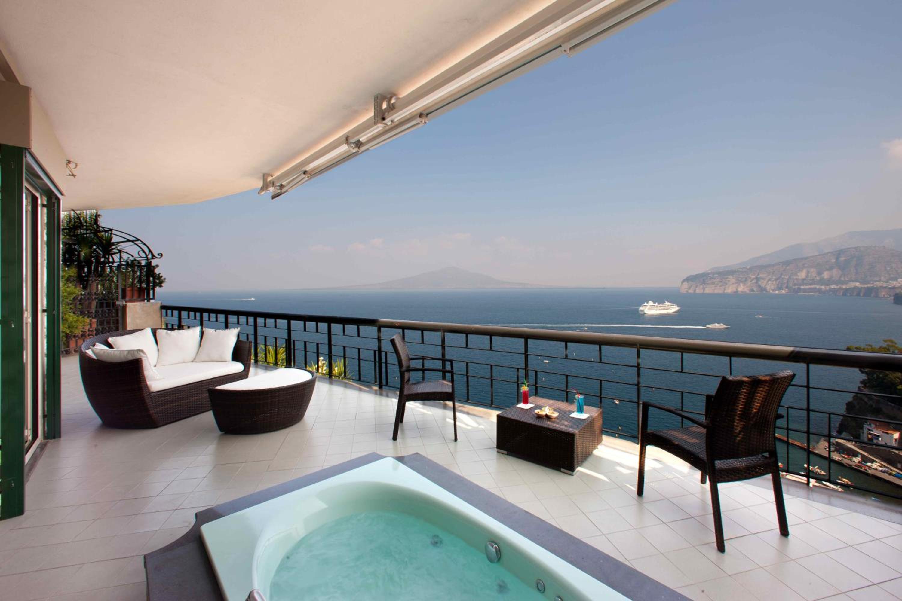 Suite with Spa Bath - Photo 19
