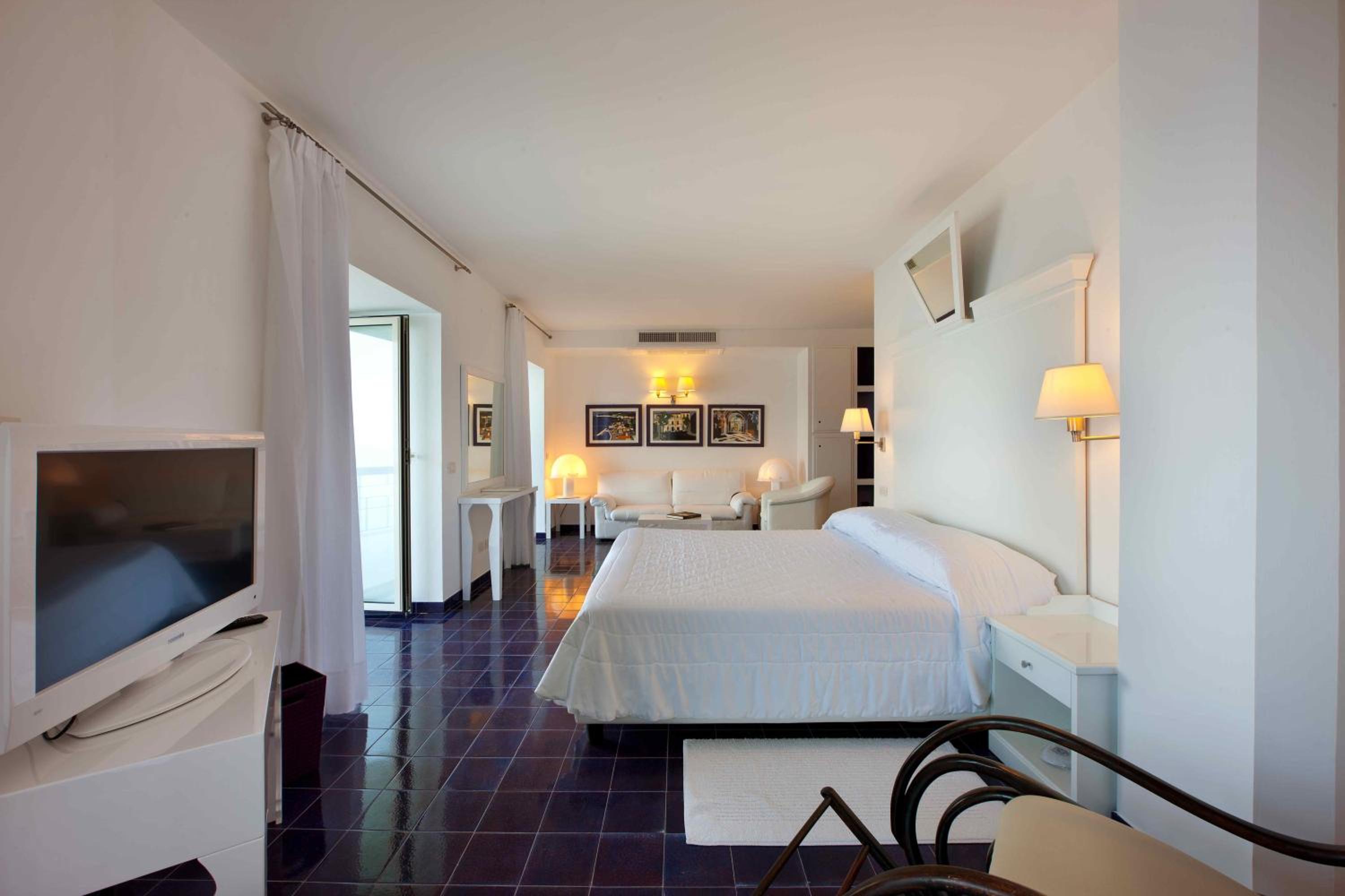Suite with Spa Bath - Photo 7