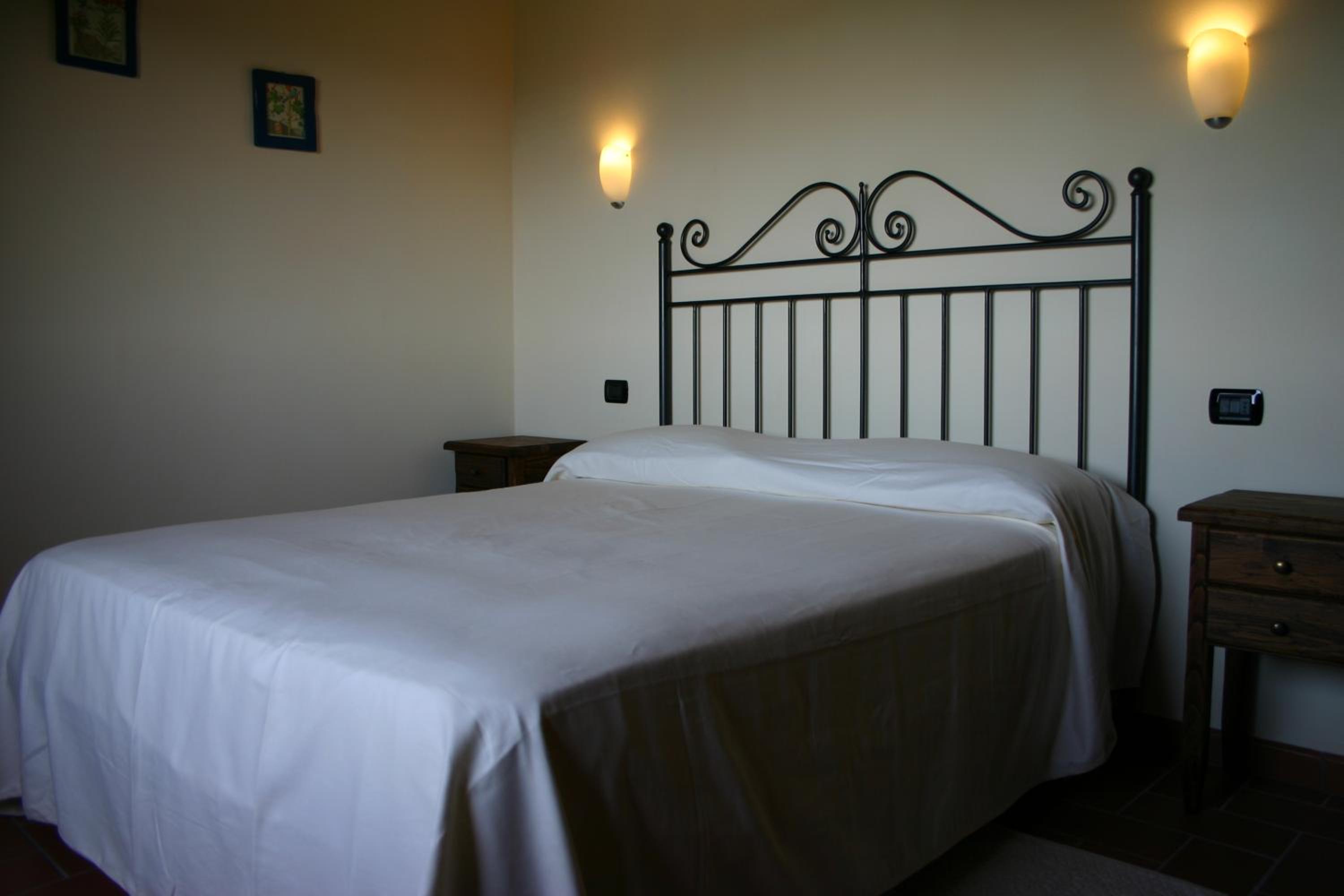 One-Bedroom Apartment (2 Adults + 2 Children) photo 1