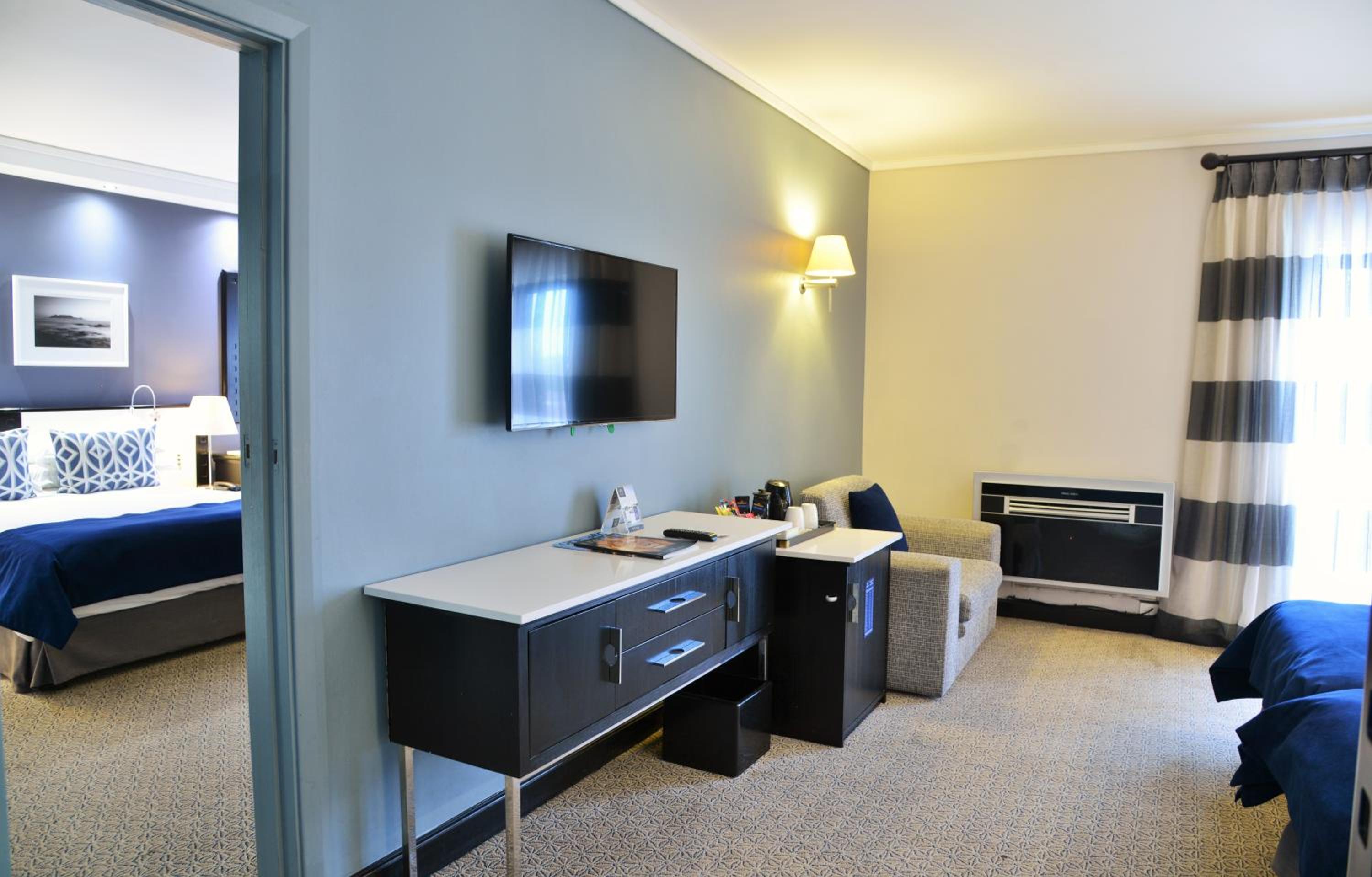 Family Twin Room - Photo 2