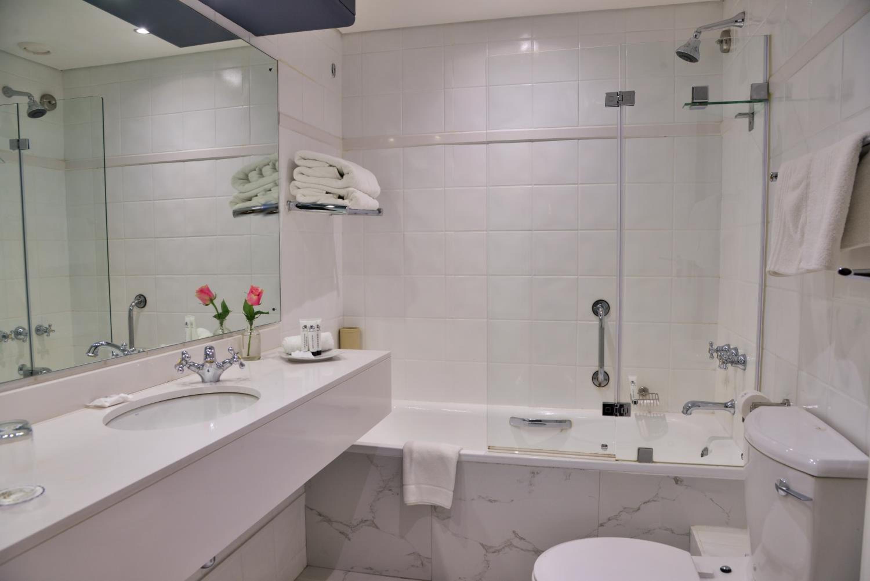 Standard Twin Room - Photo 4