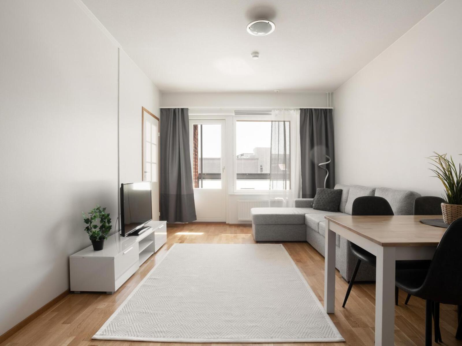 One-Bedroom Apartment - Photo 1