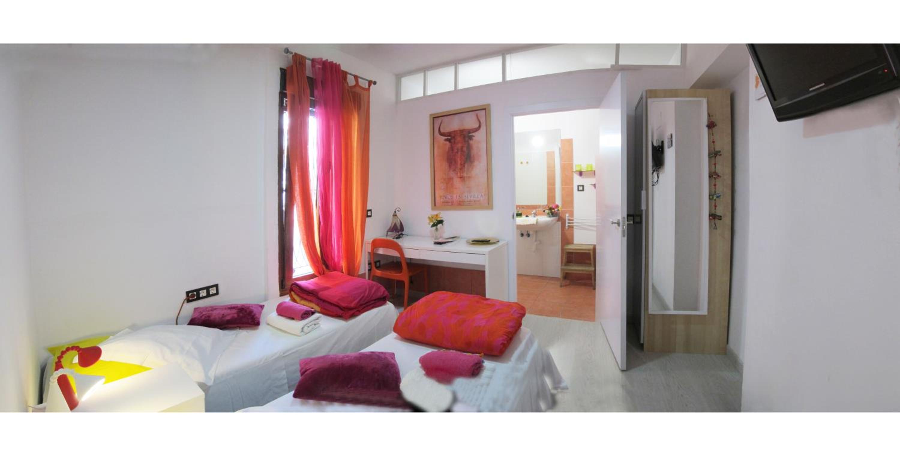 Double or Twin Room - Photo 9