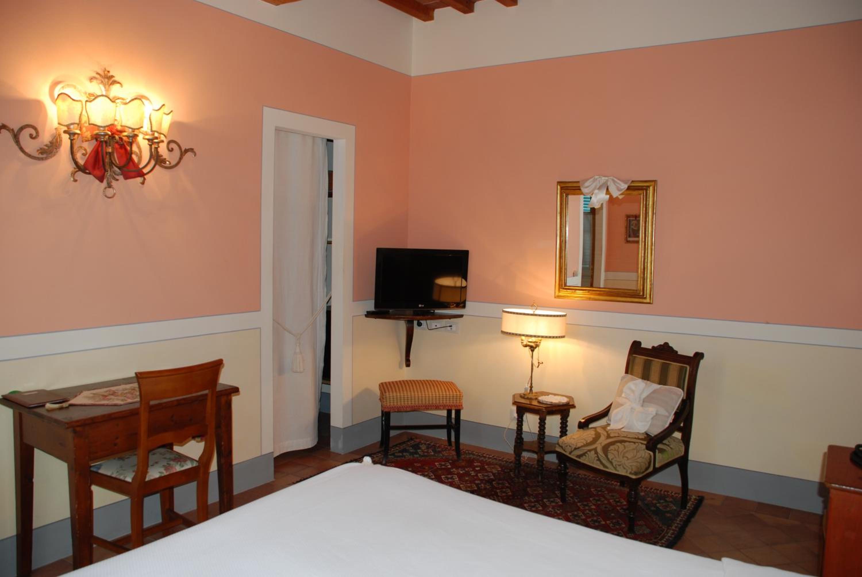 Double or Twin Room - Photo 21
