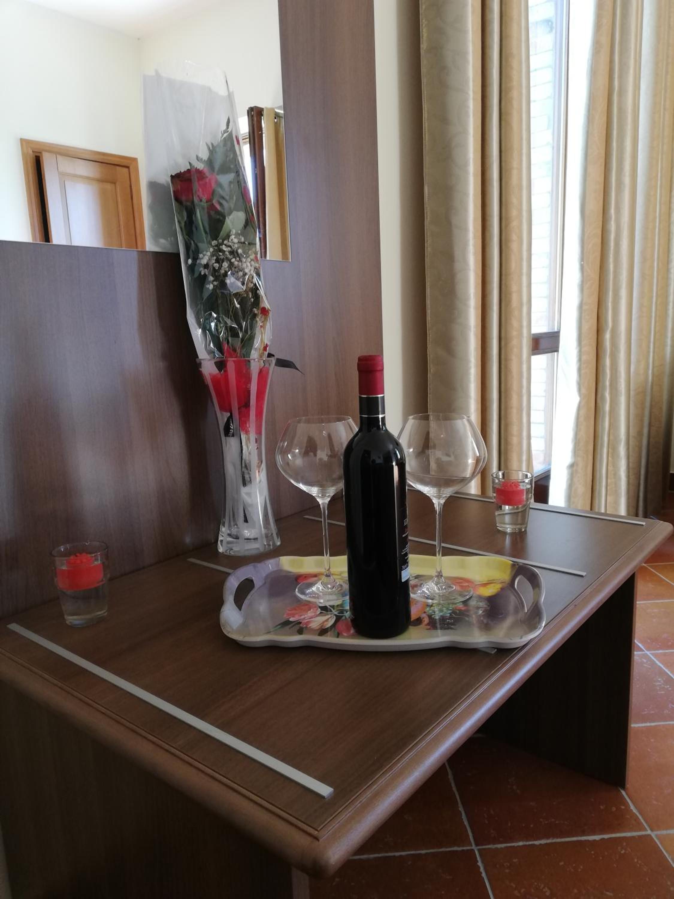 Double Room with Private Bathroom - Photo 6