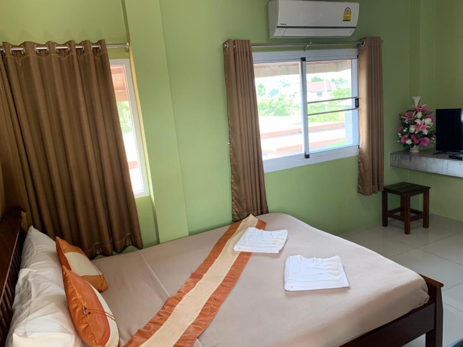 Budget Double Room - Photo 27
