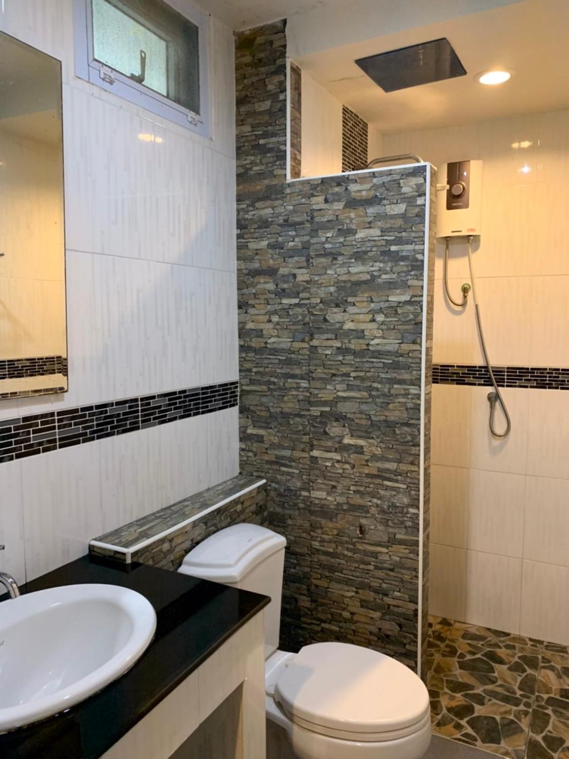 Budget Double Room - Photo 6