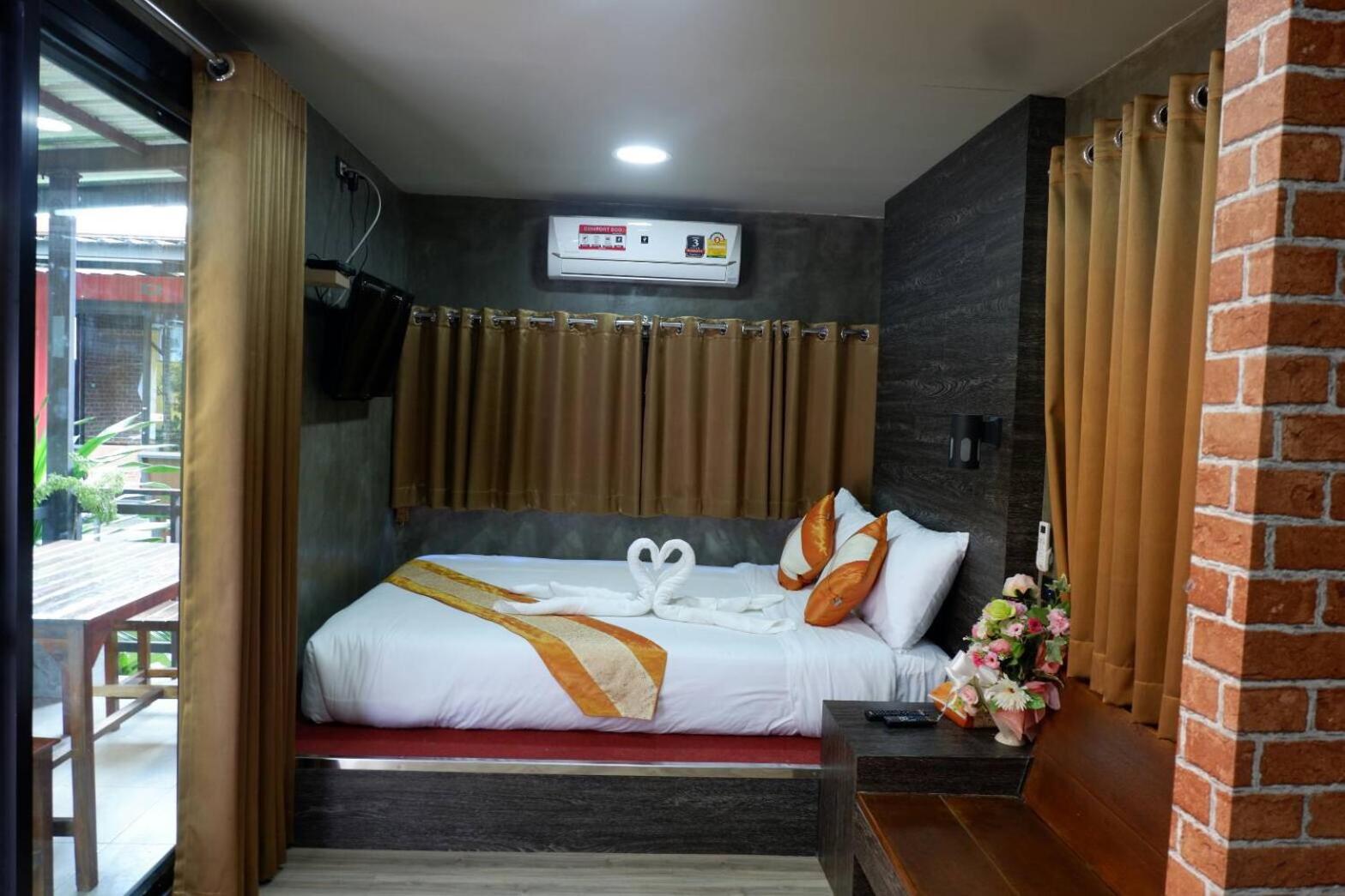 Double Room with Garden View - Photo 26