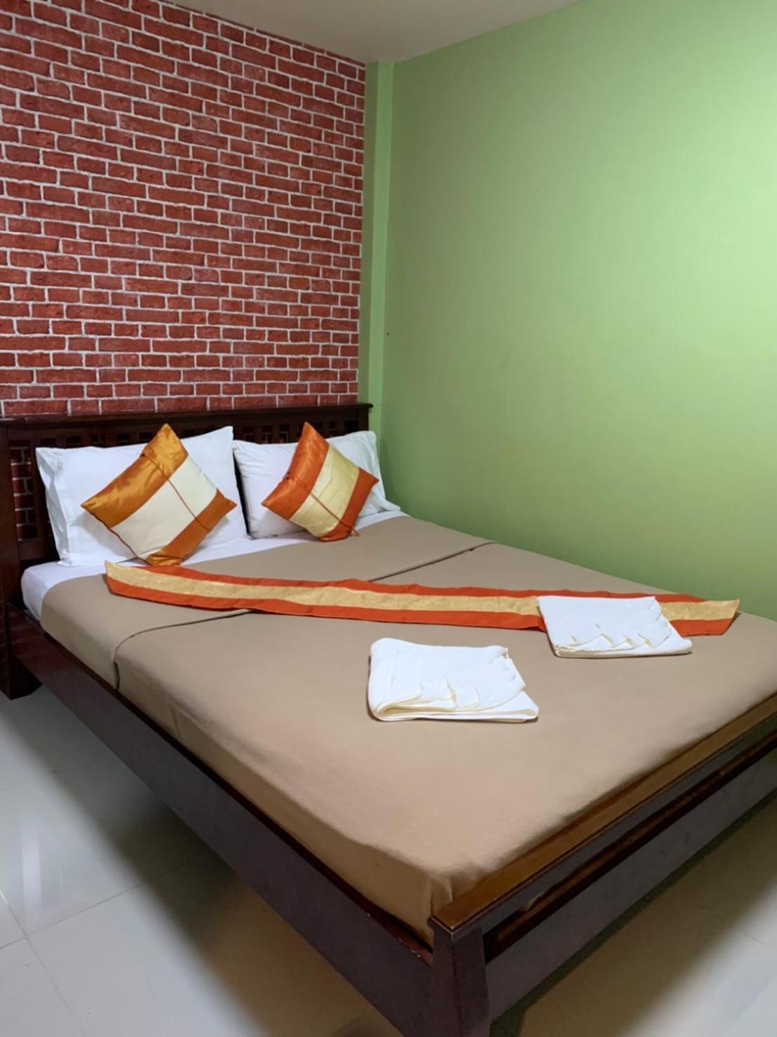 Budget Double Room - Photo 29