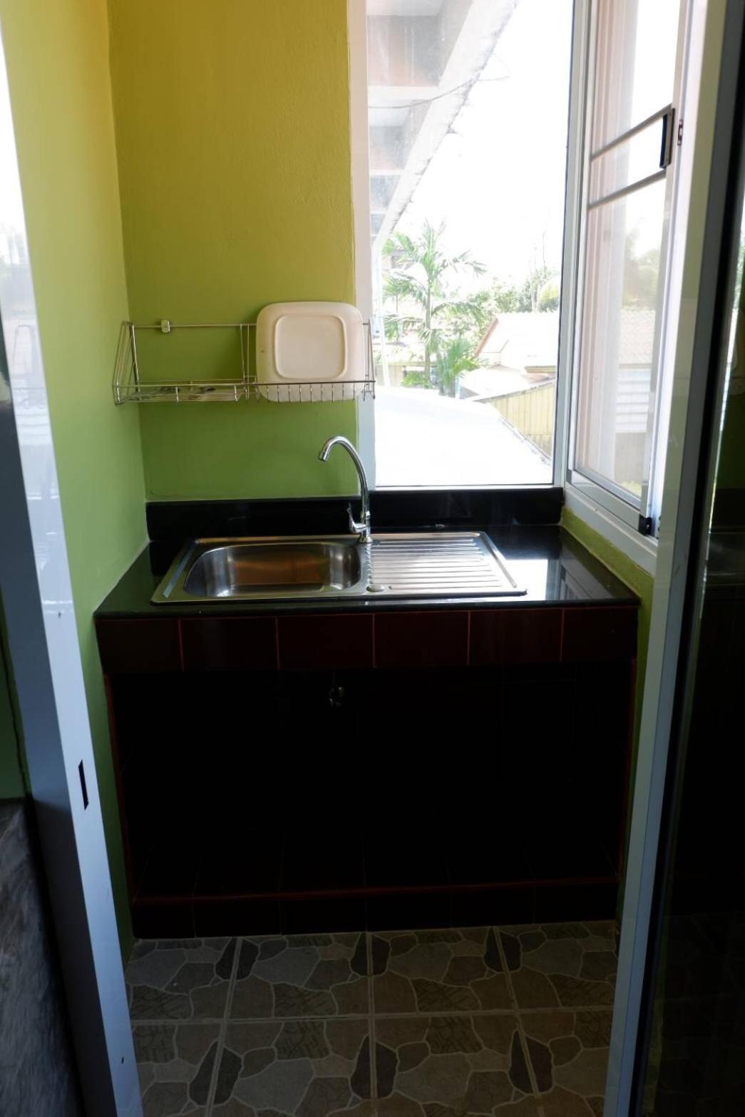 Budget Double Room - Photo 14