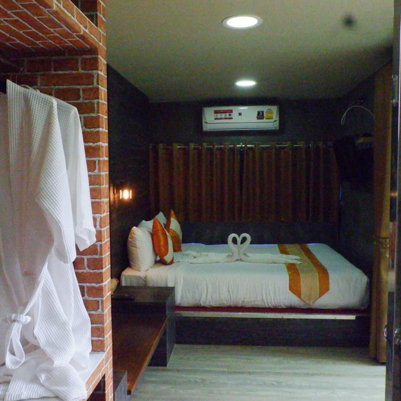 Double Room with Garden View - Photo 29