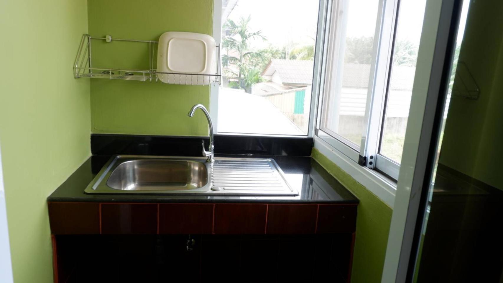 Budget Double Room - Photo 18