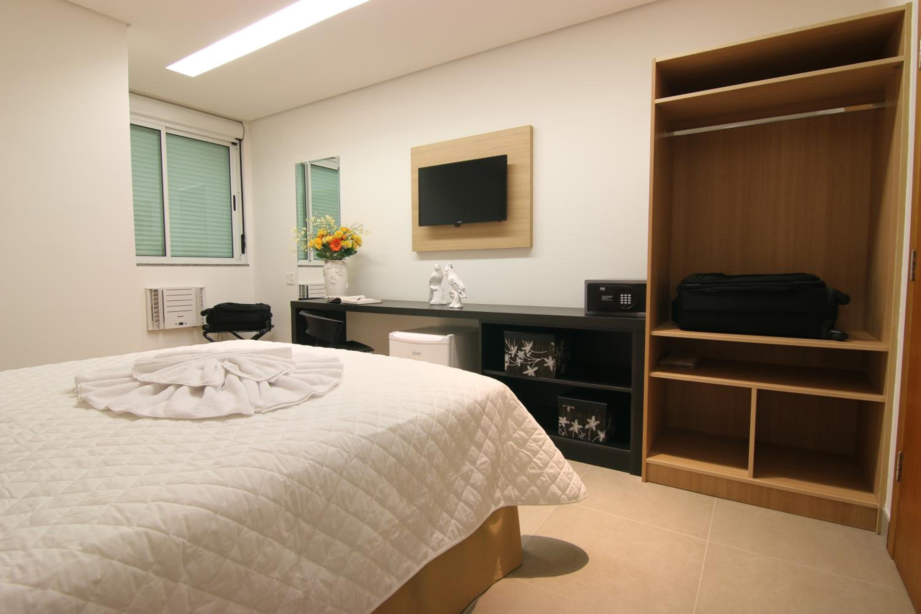 Executive Suite - Photo 3