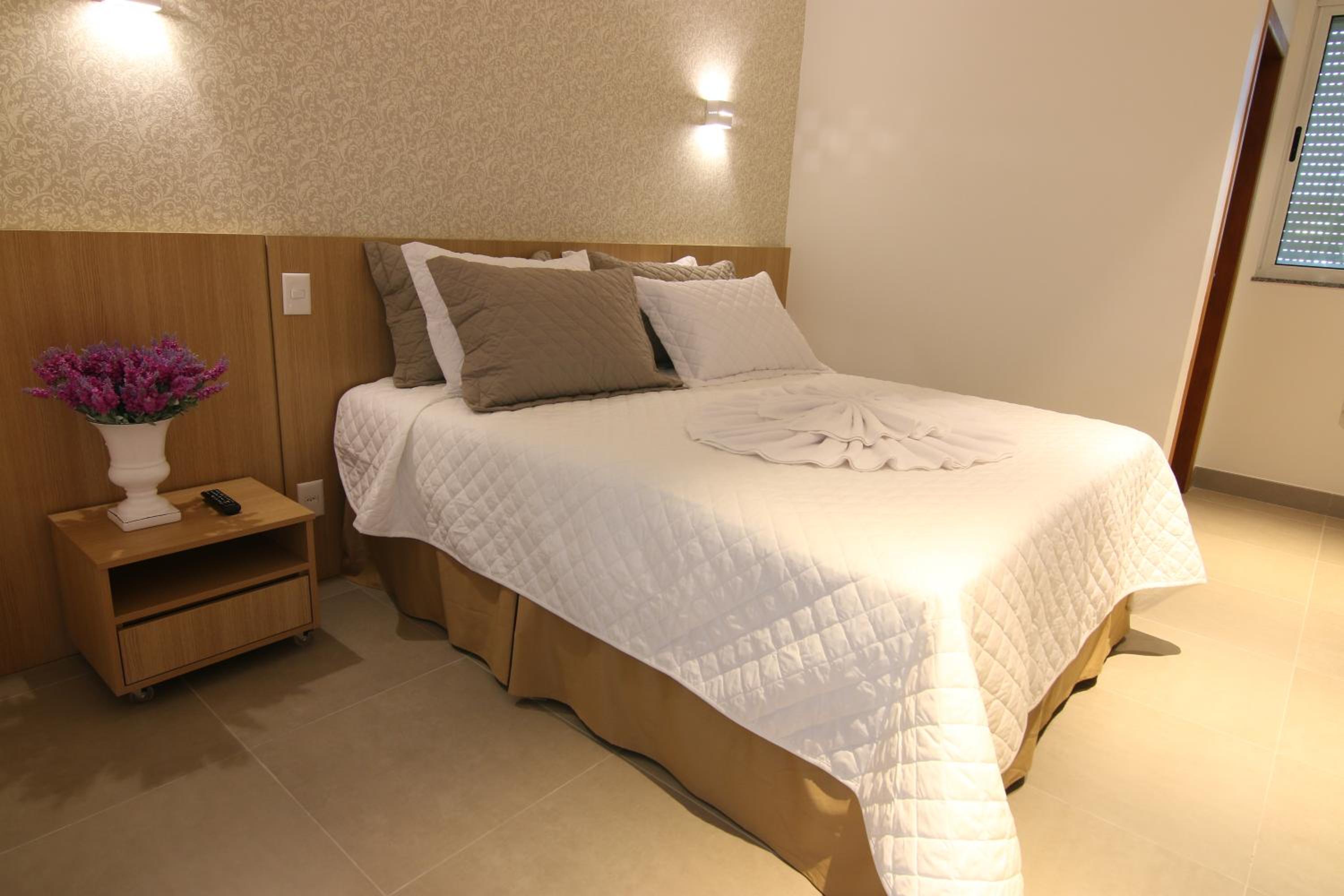 Executive Suite - Photo 9