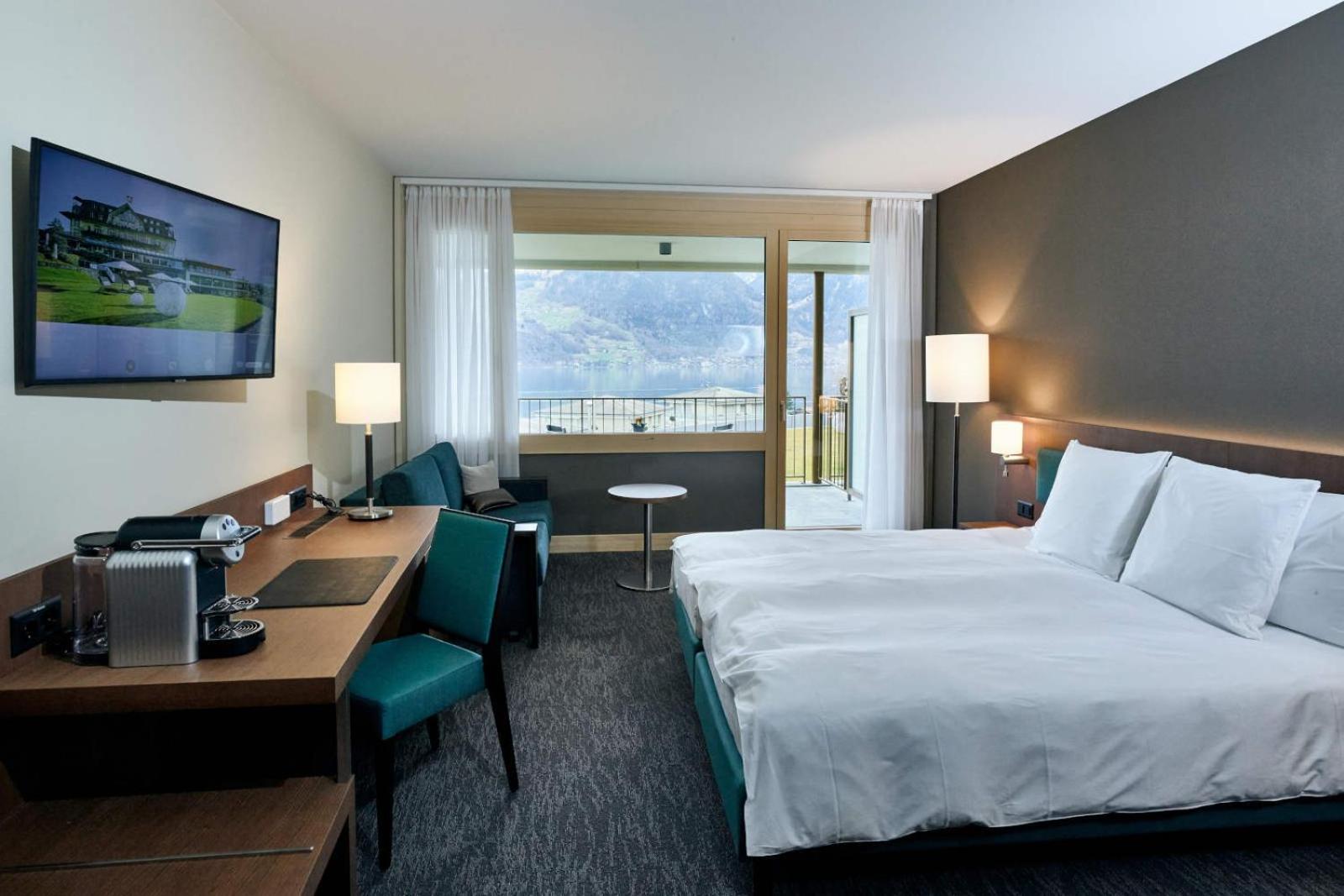 Premium Lakeside Double Room photo 3