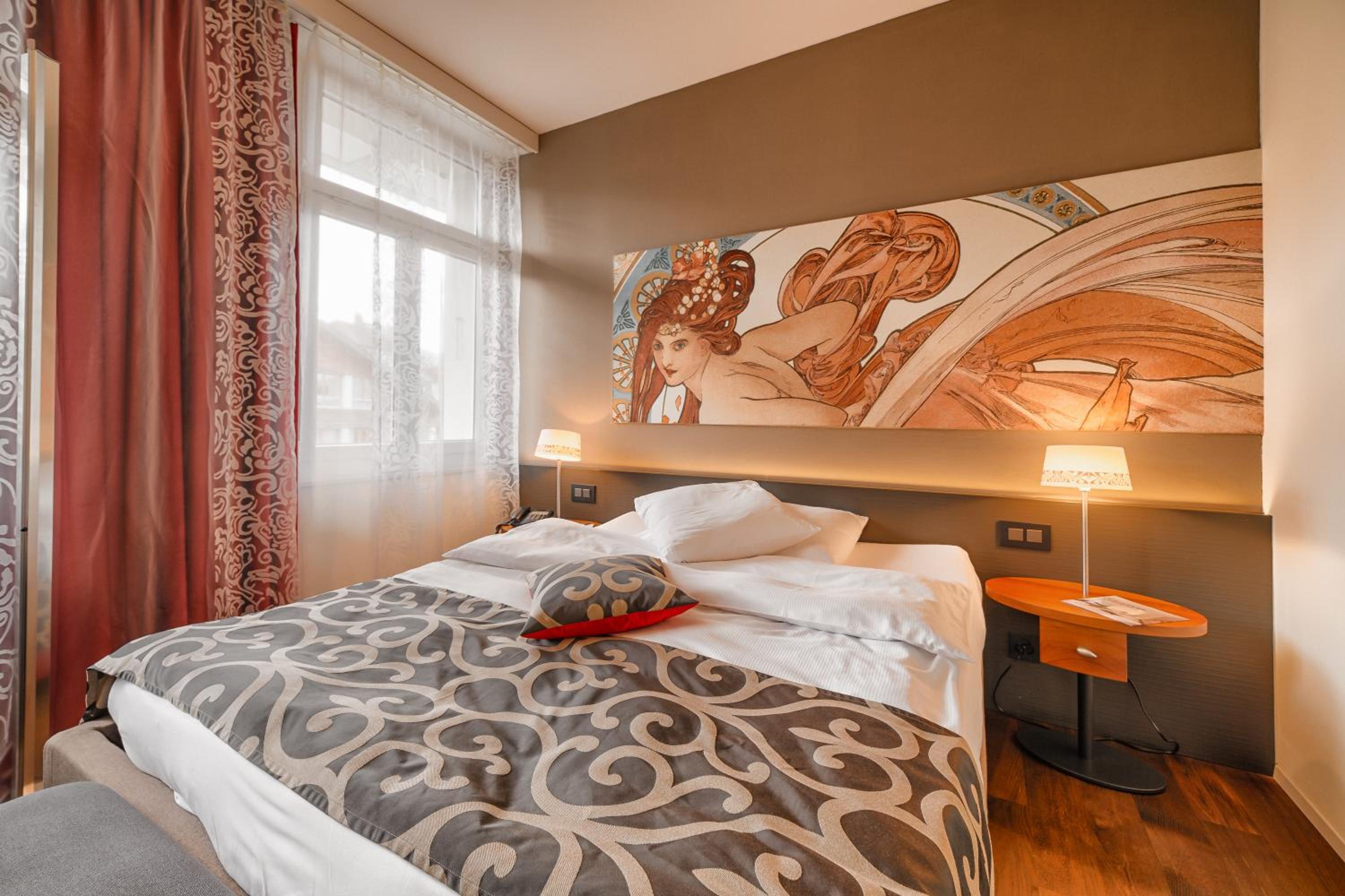  Boutique Queen Room photo 3