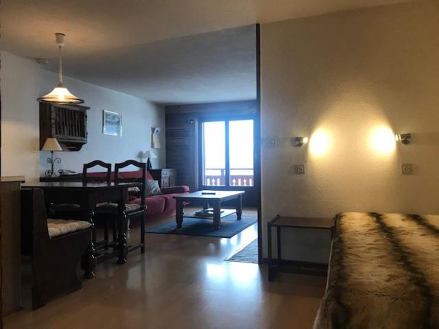 Apartment with Mountain View photo 3