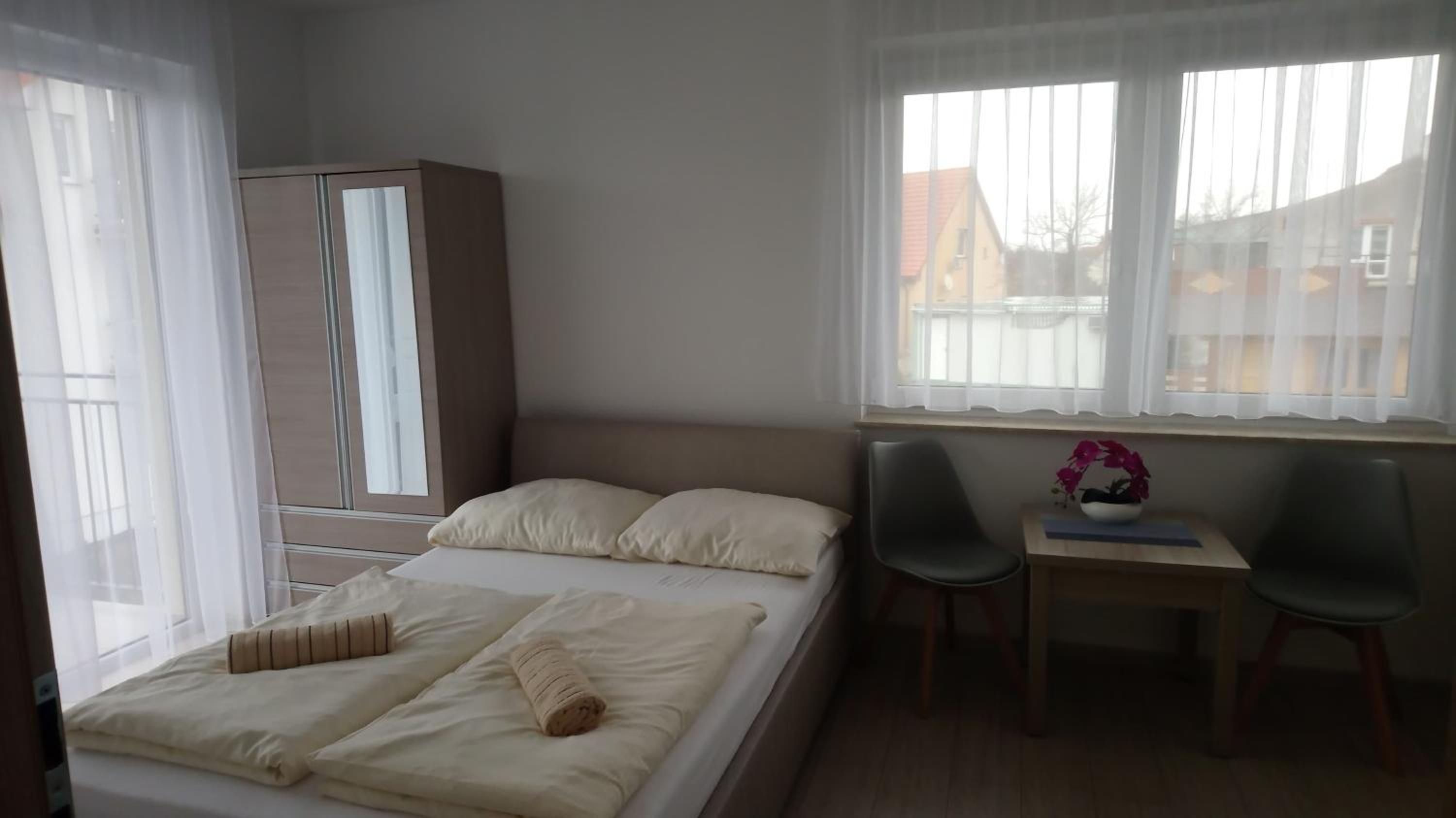 Double Room with Balcony - Photo 1