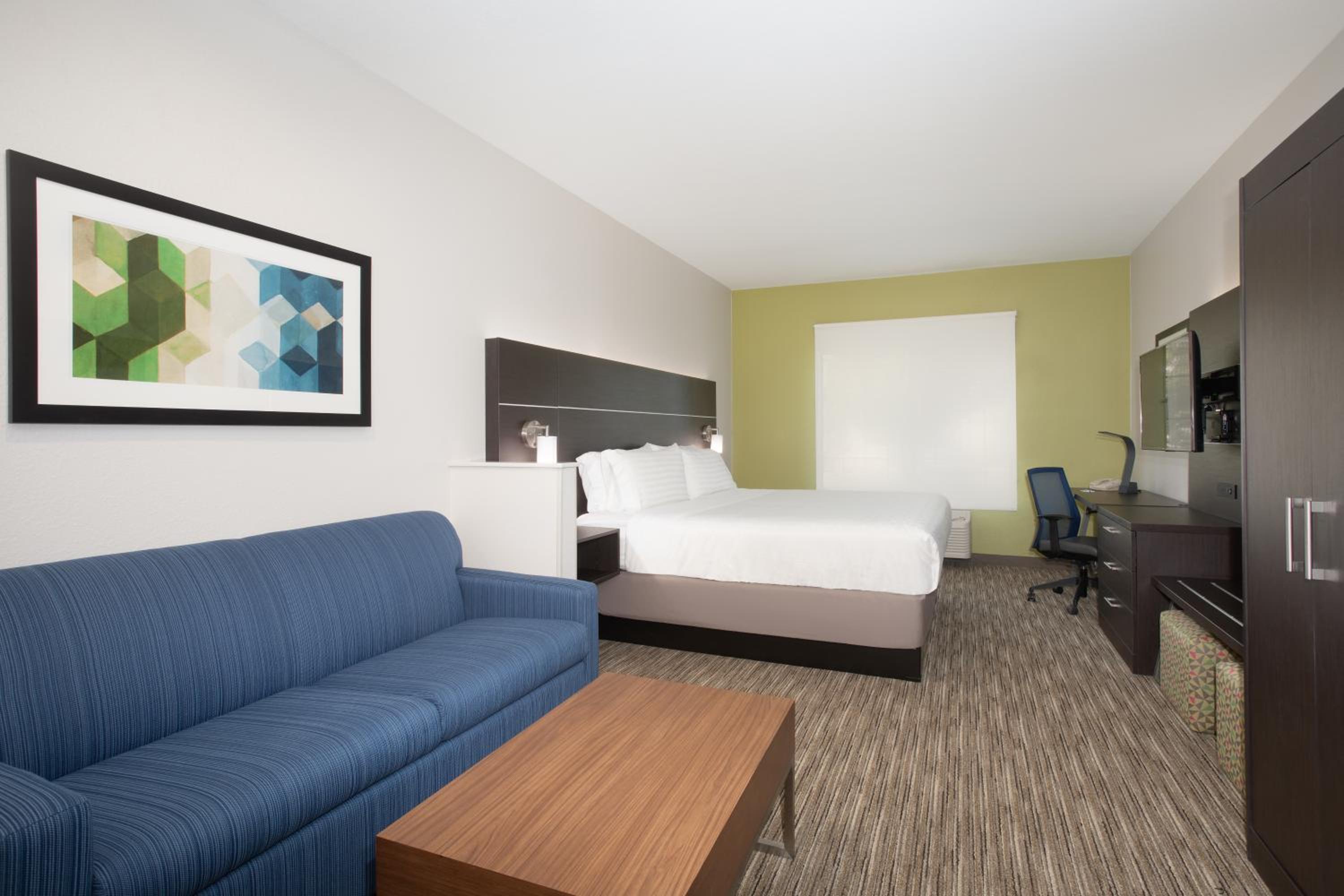 King Suite with Sofa Bed - Photo 4