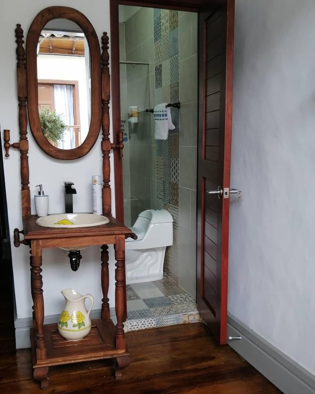 Deluxe Room (2 Adults + 1 Child)