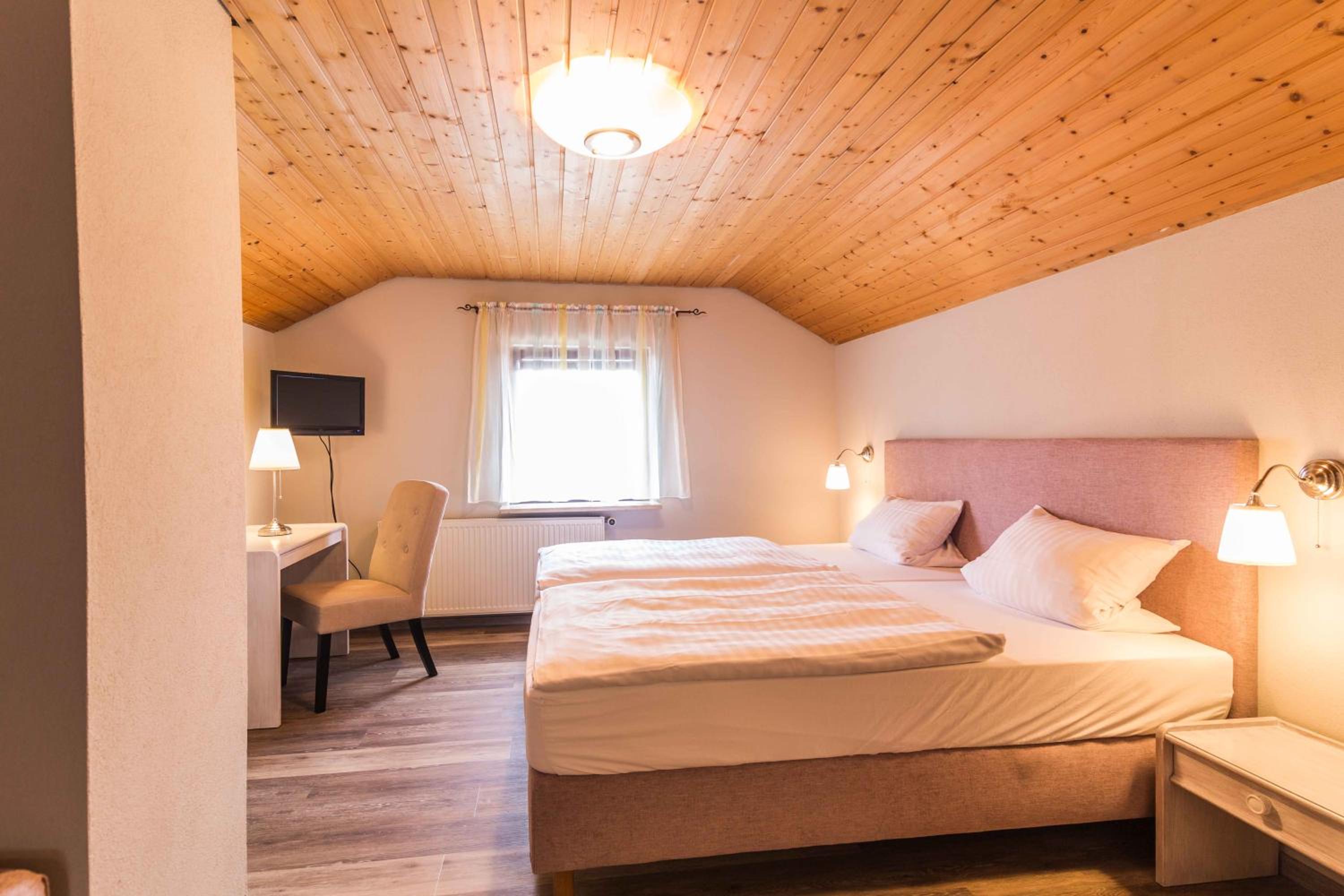 Double Room - Photo 3
