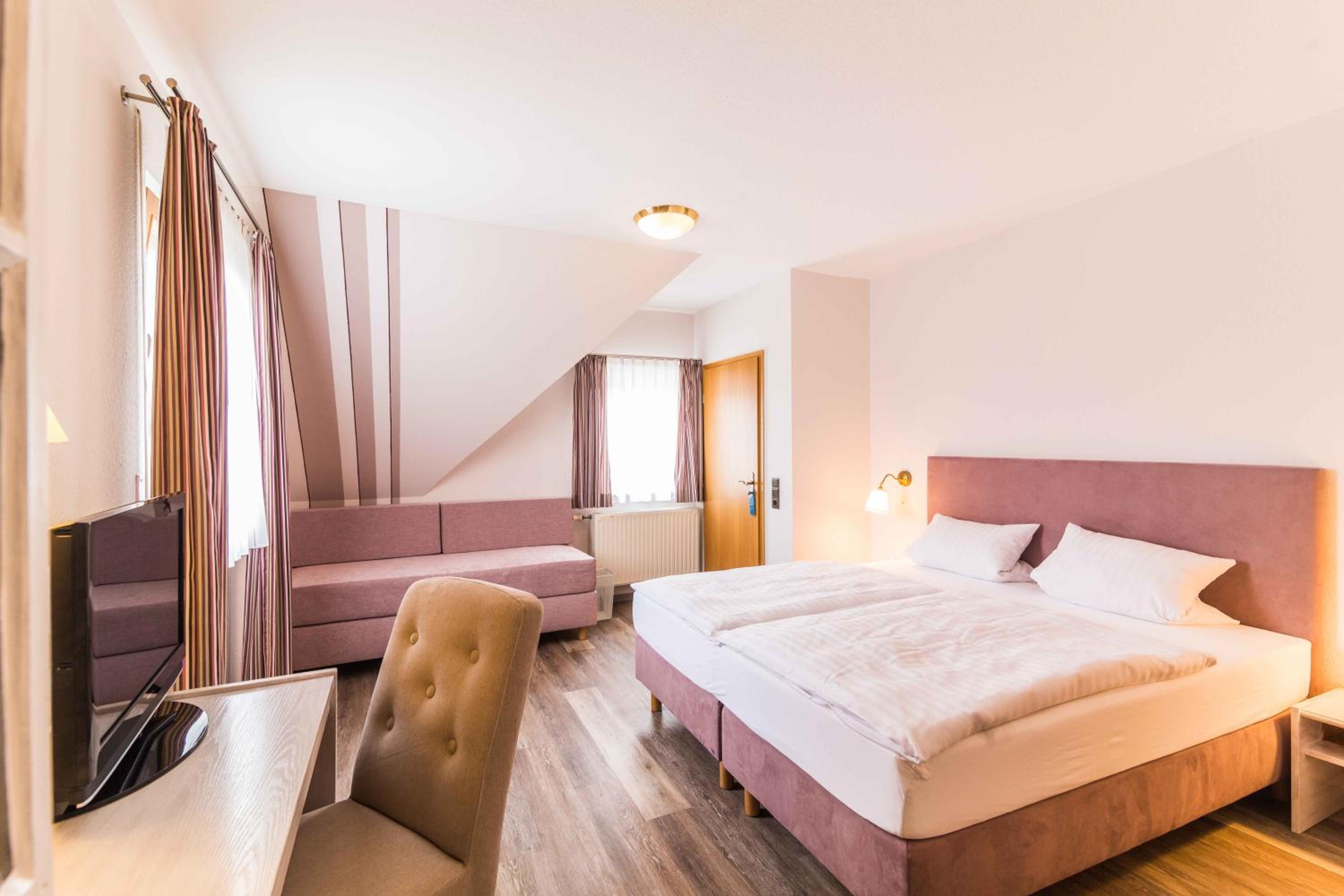Double Room - Photo 2